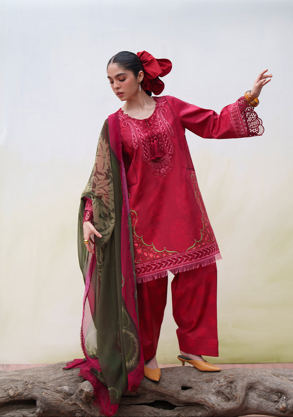 Laanem Luxury Lawn – NAYRA-A-SRL26-01