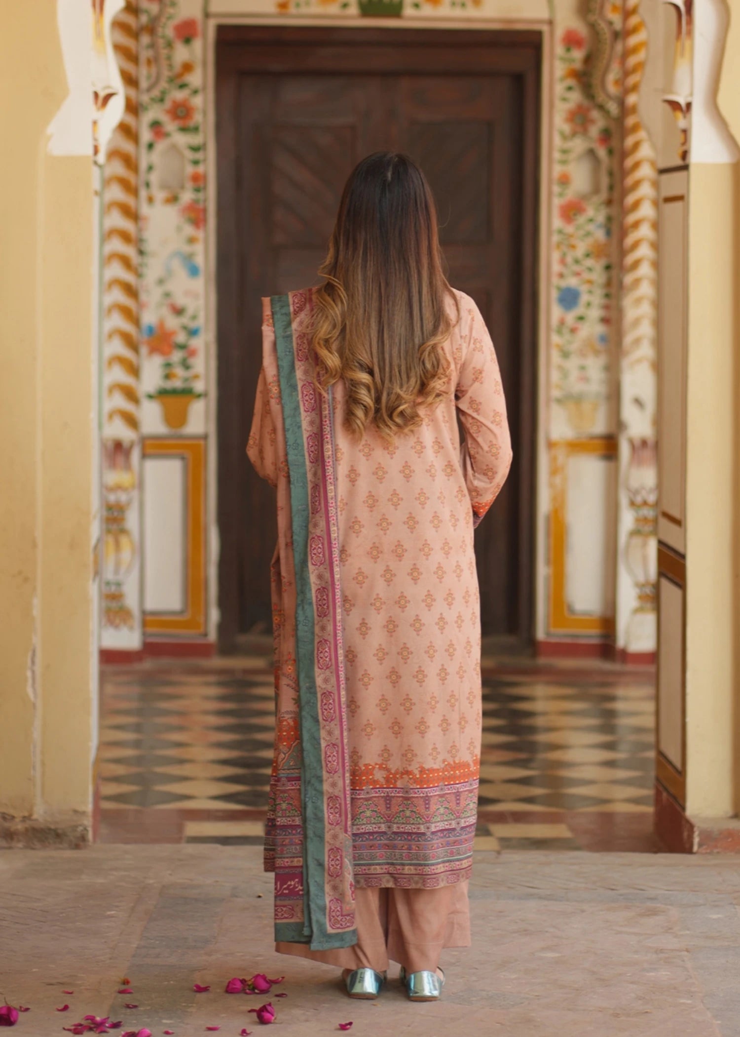 crepe Kurta Set in Almond brown