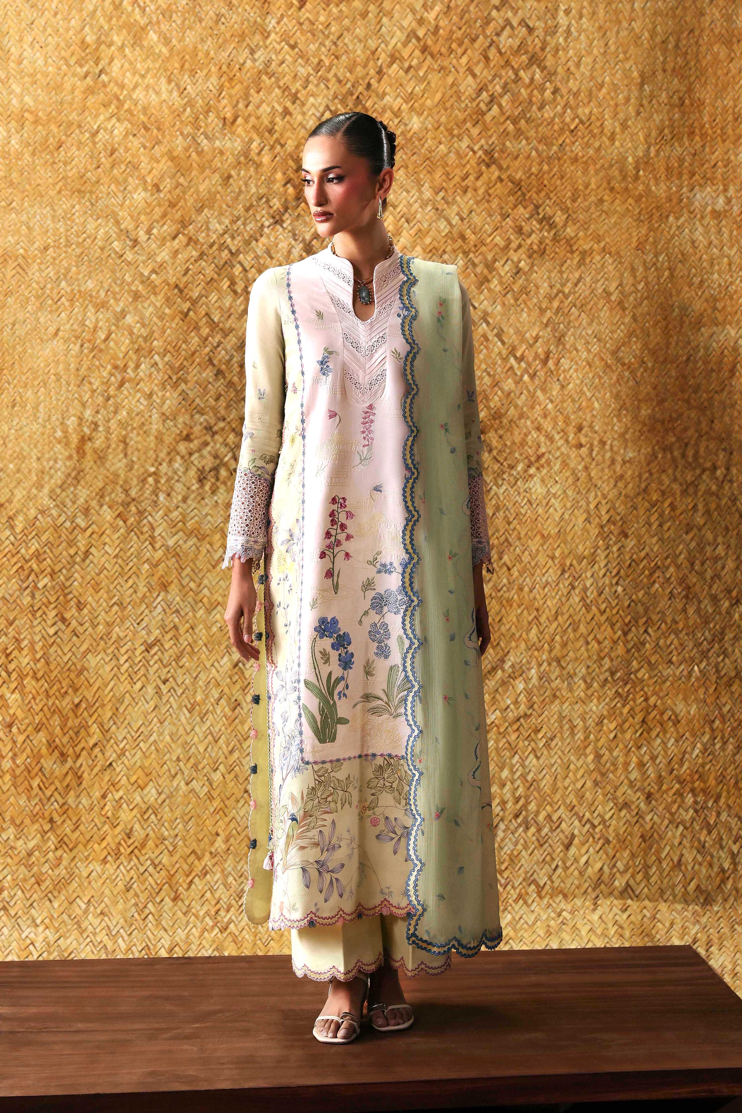 Luxury Lawn – SL-08-26-V2