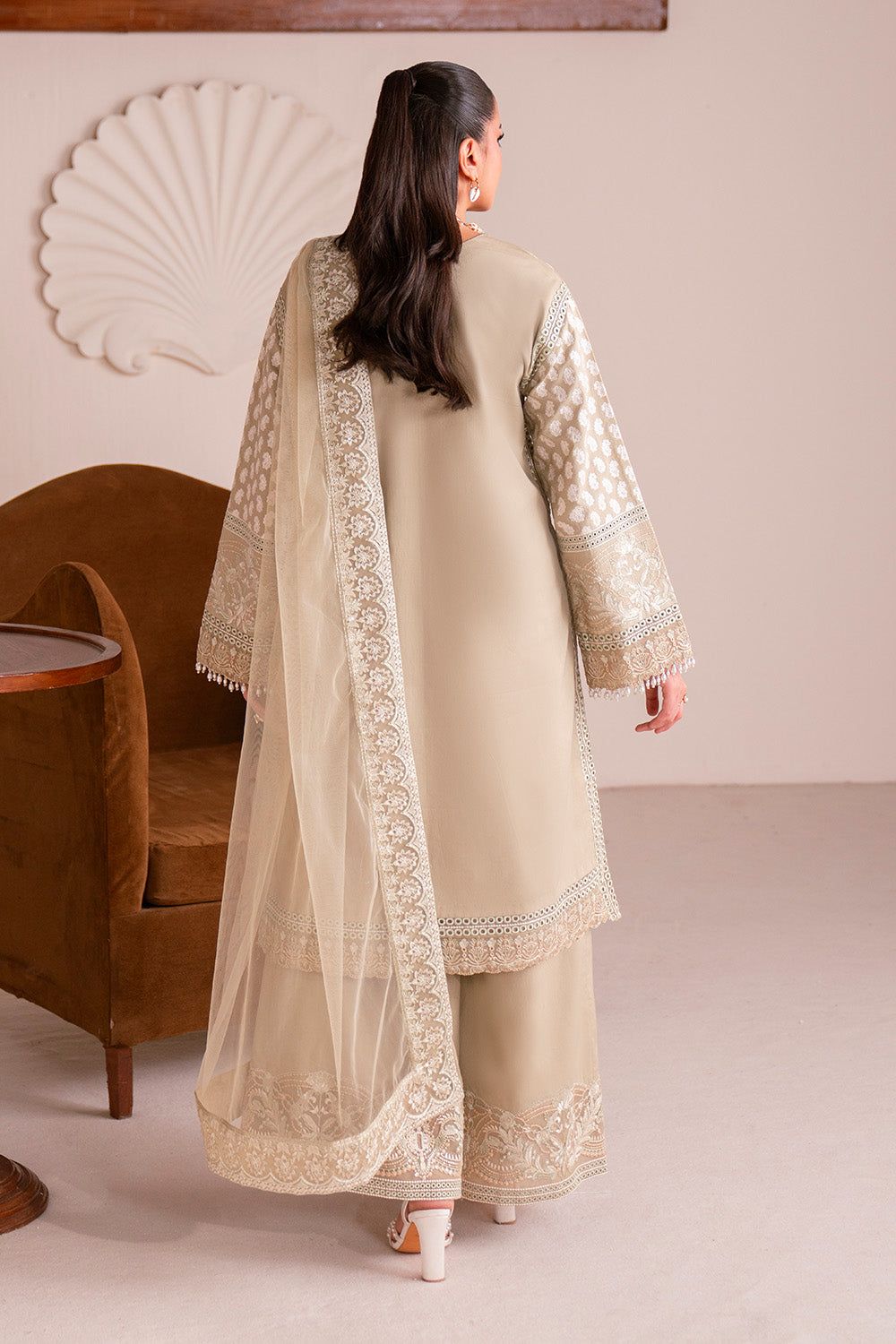 Bloom Poise Lawn Edit – ADÈLE - MSU0685