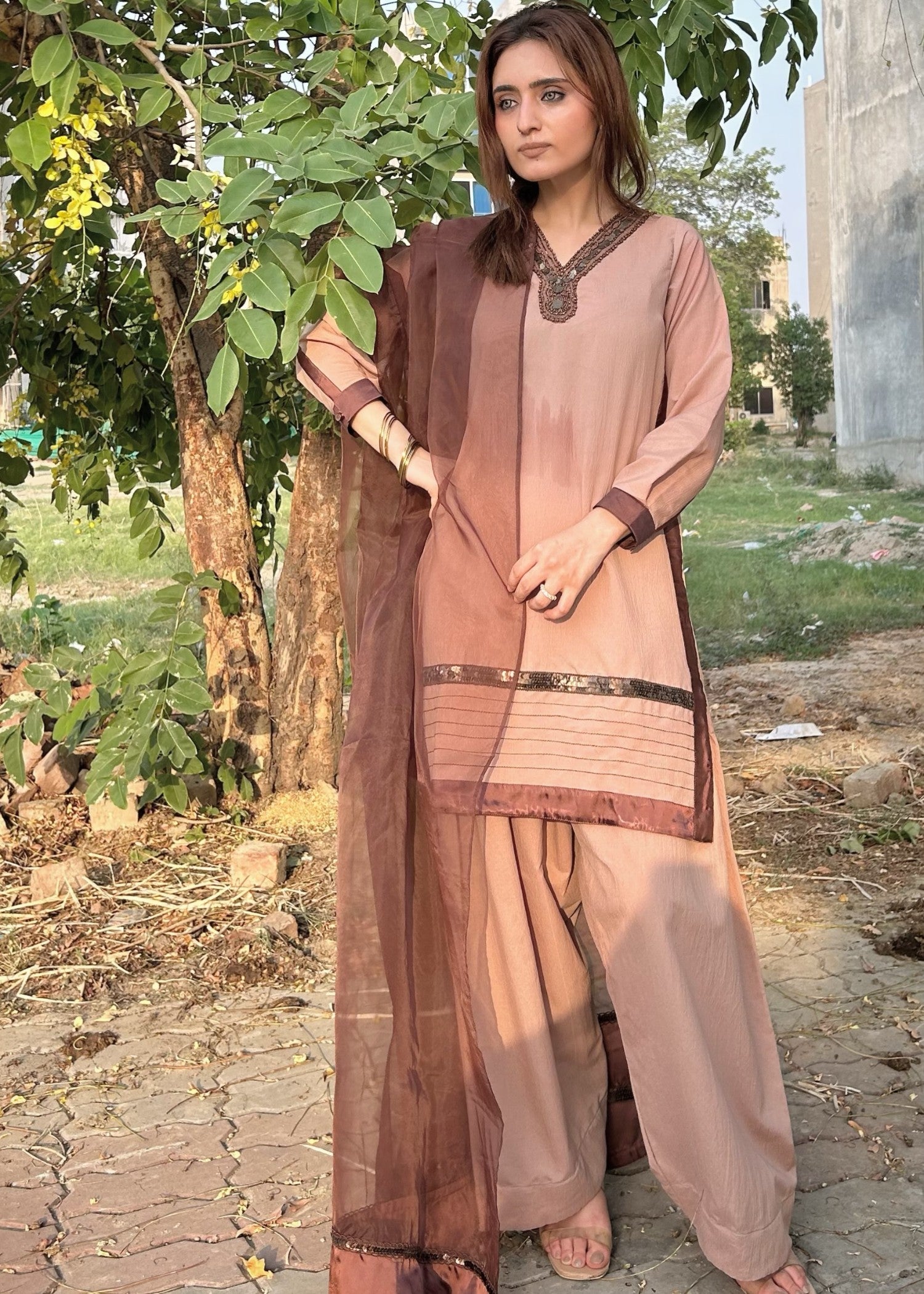 textured grip Kurta Set in Beige, chocolate brown