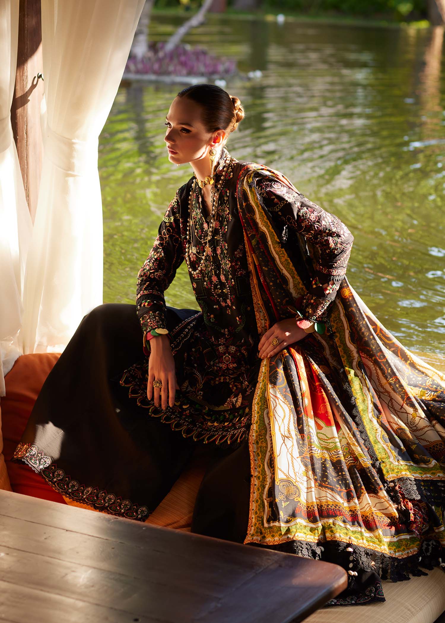 Ariya Luxury Lawn – Zaria