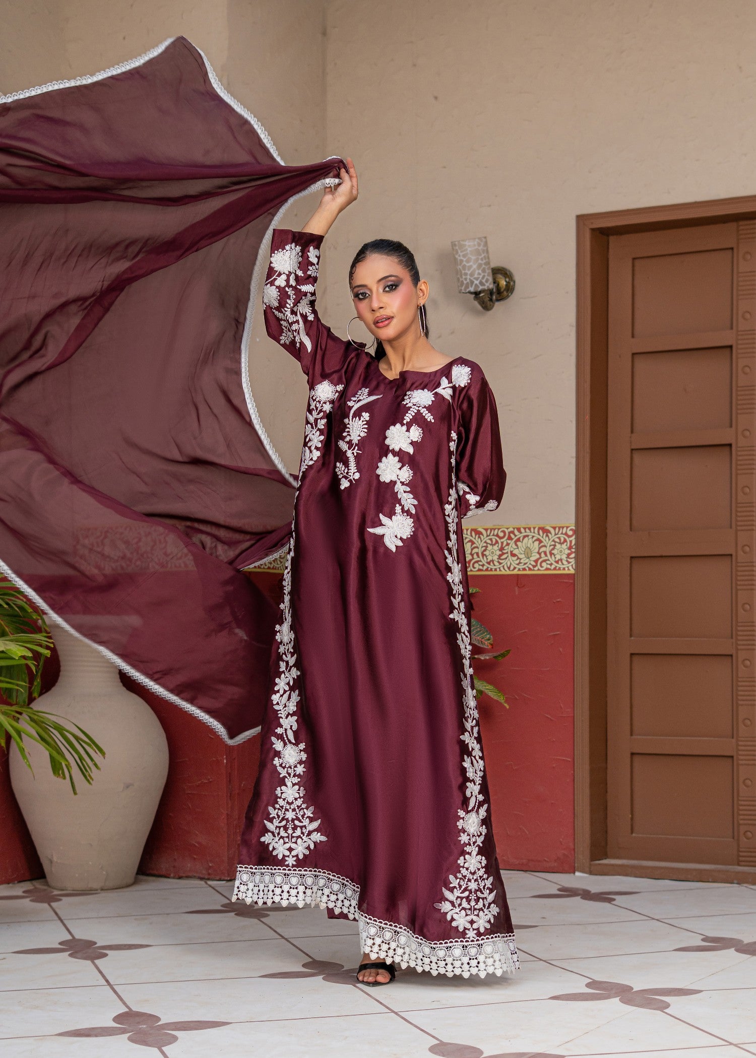 silk Kaftan in White, maroon