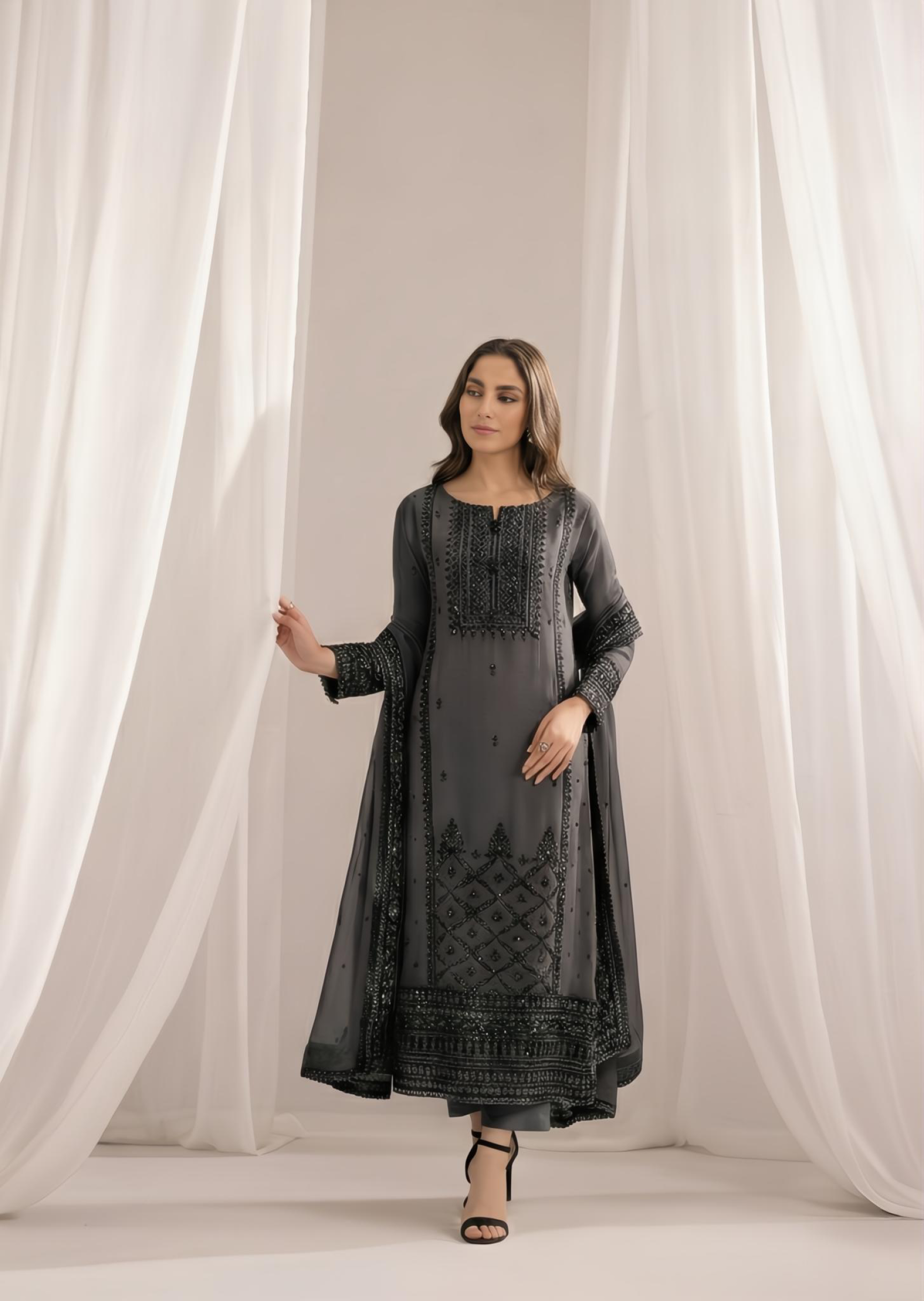 bemberg crinkle chiffon Kurta Set in Grey