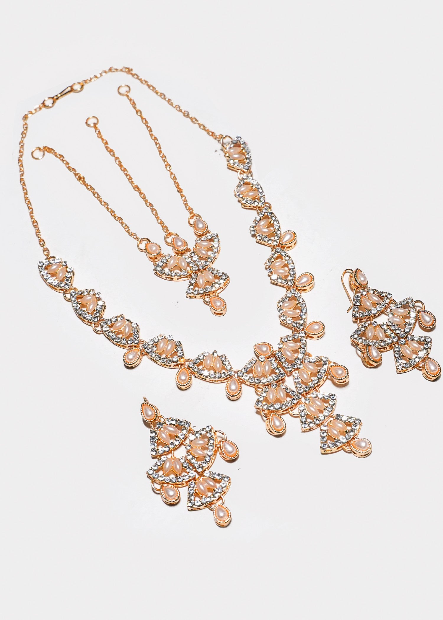 Jewelry Set in Peach orange Color by - Trendy Women Jewelry Set GMB5212