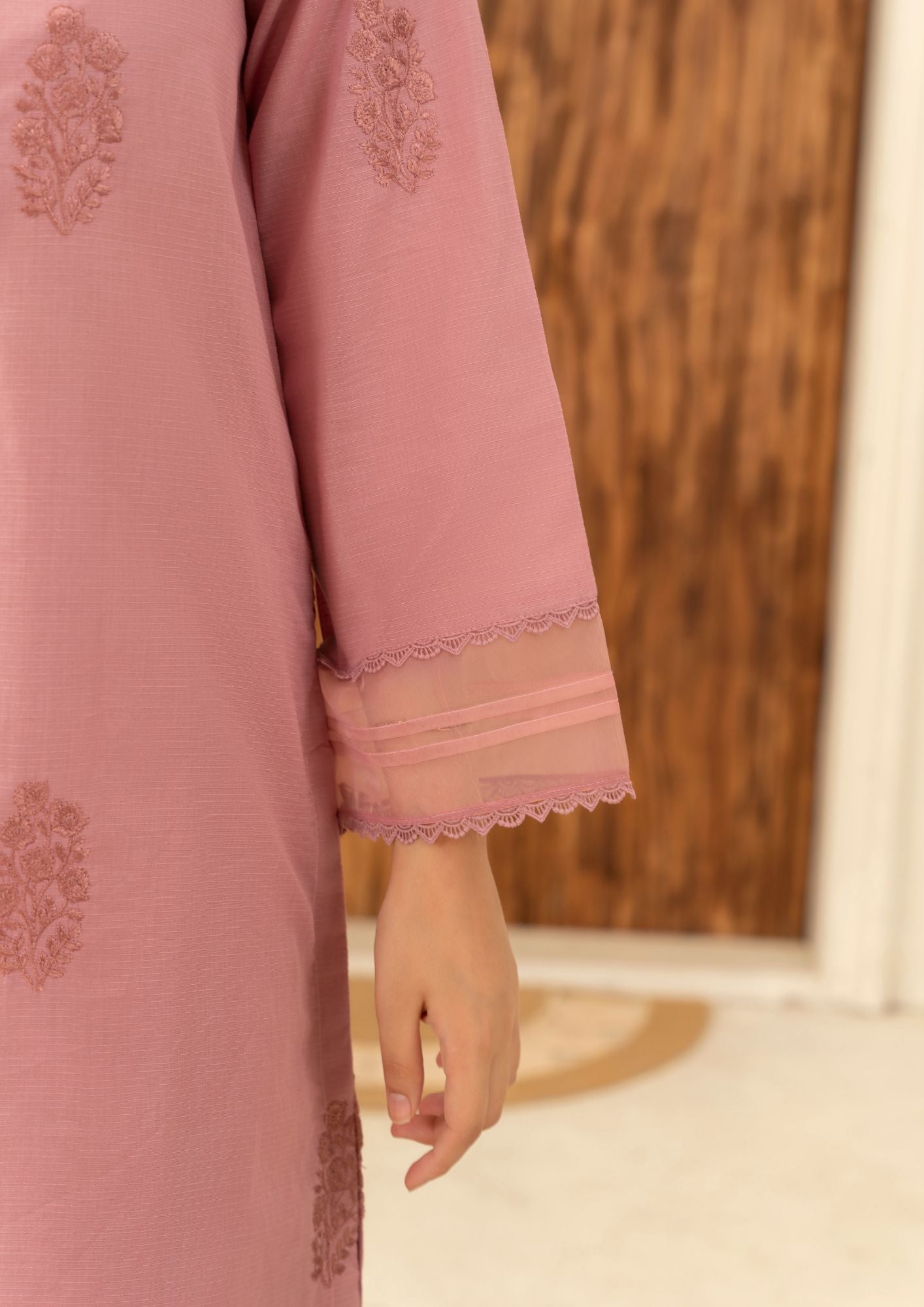 textured lawn Kurta Set in Tea rose pink