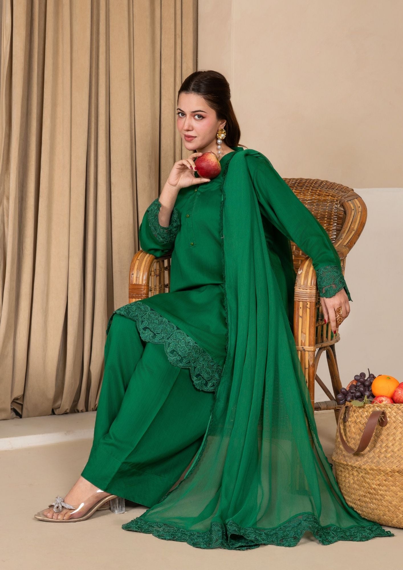 viscose raw silk Kurta Set in Bottle green