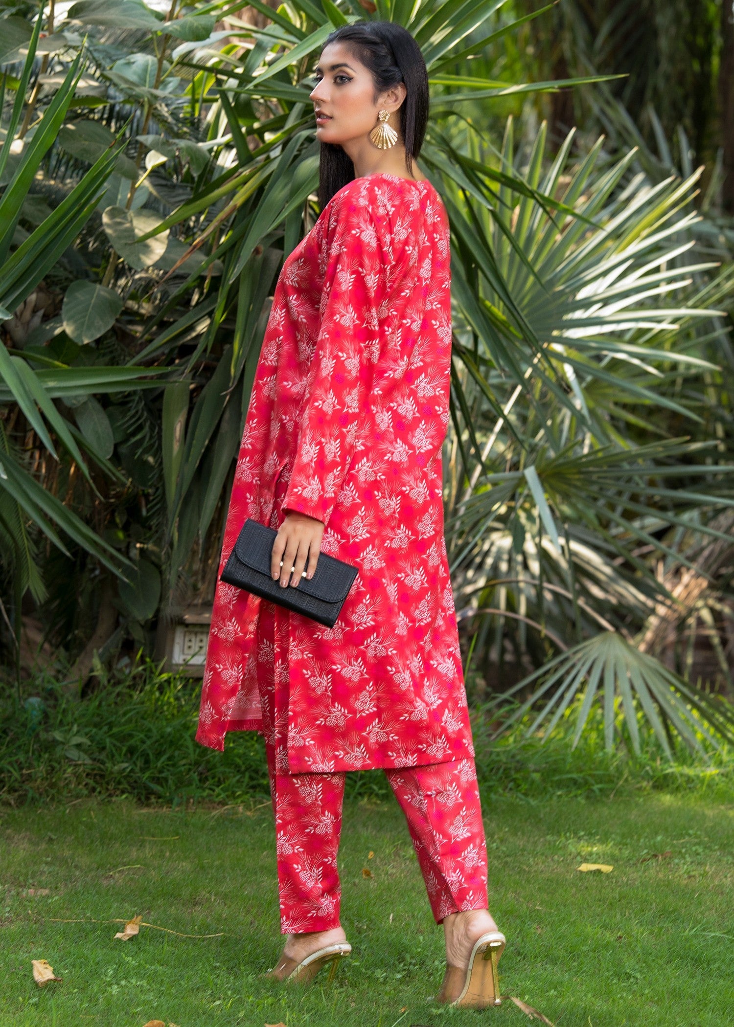 slub khaddar Unstitched in Shocking pink