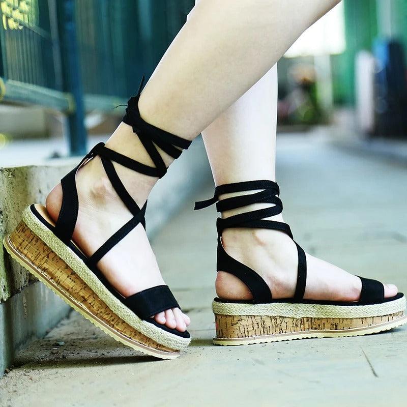 Women's open-toed sandals with cross straps