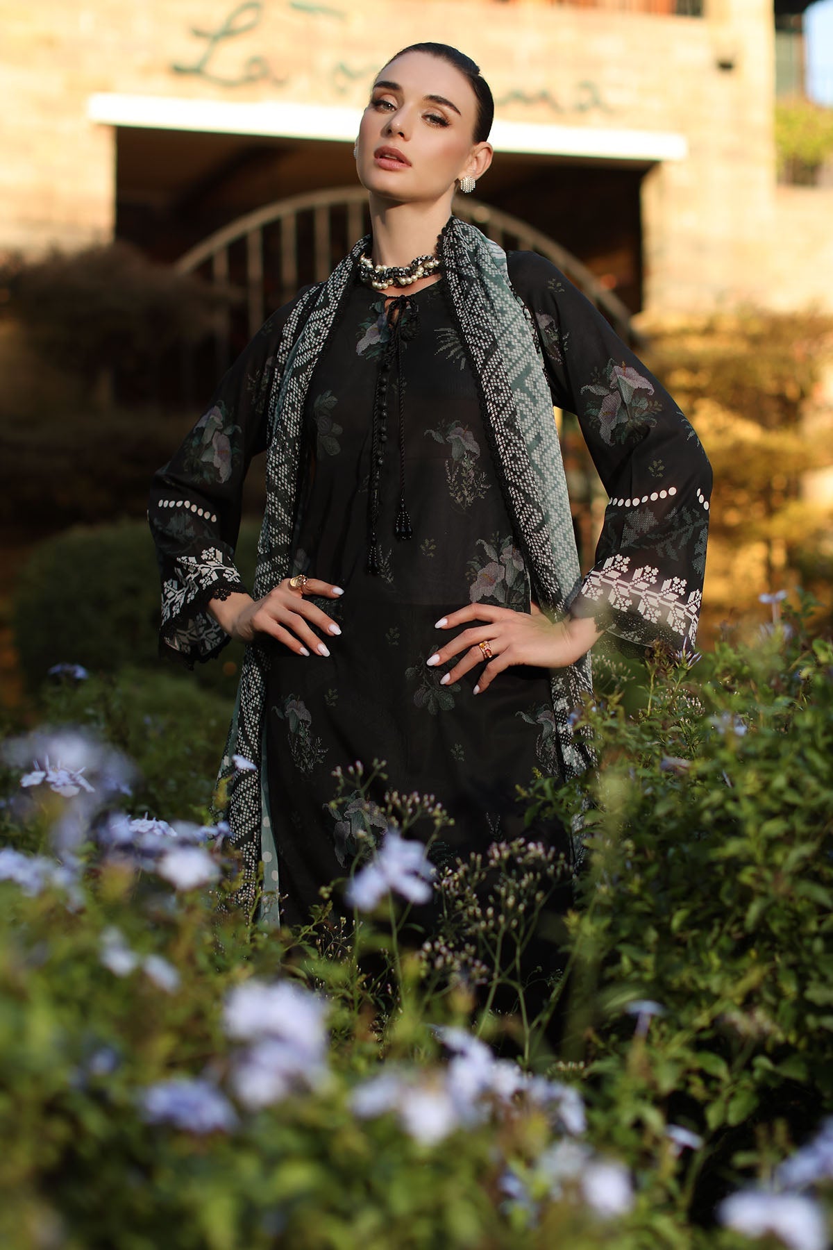 Signature Lawn Prints – SP-198