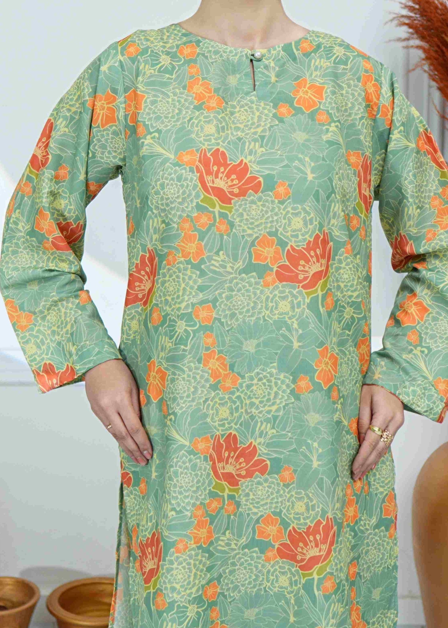 swiss lawn Kurta Set in Apple green