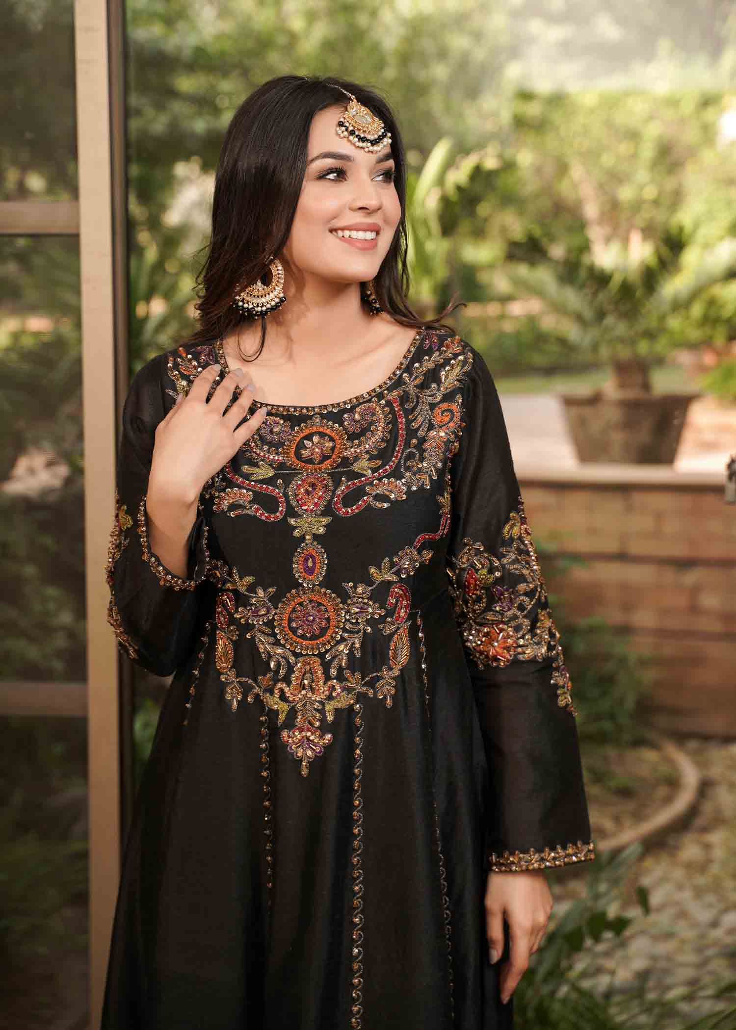 raw silk Maxi in Black