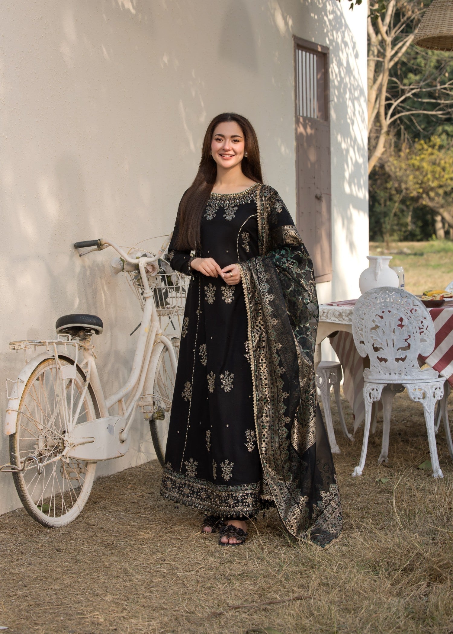 self jacquard Pishwas in Black