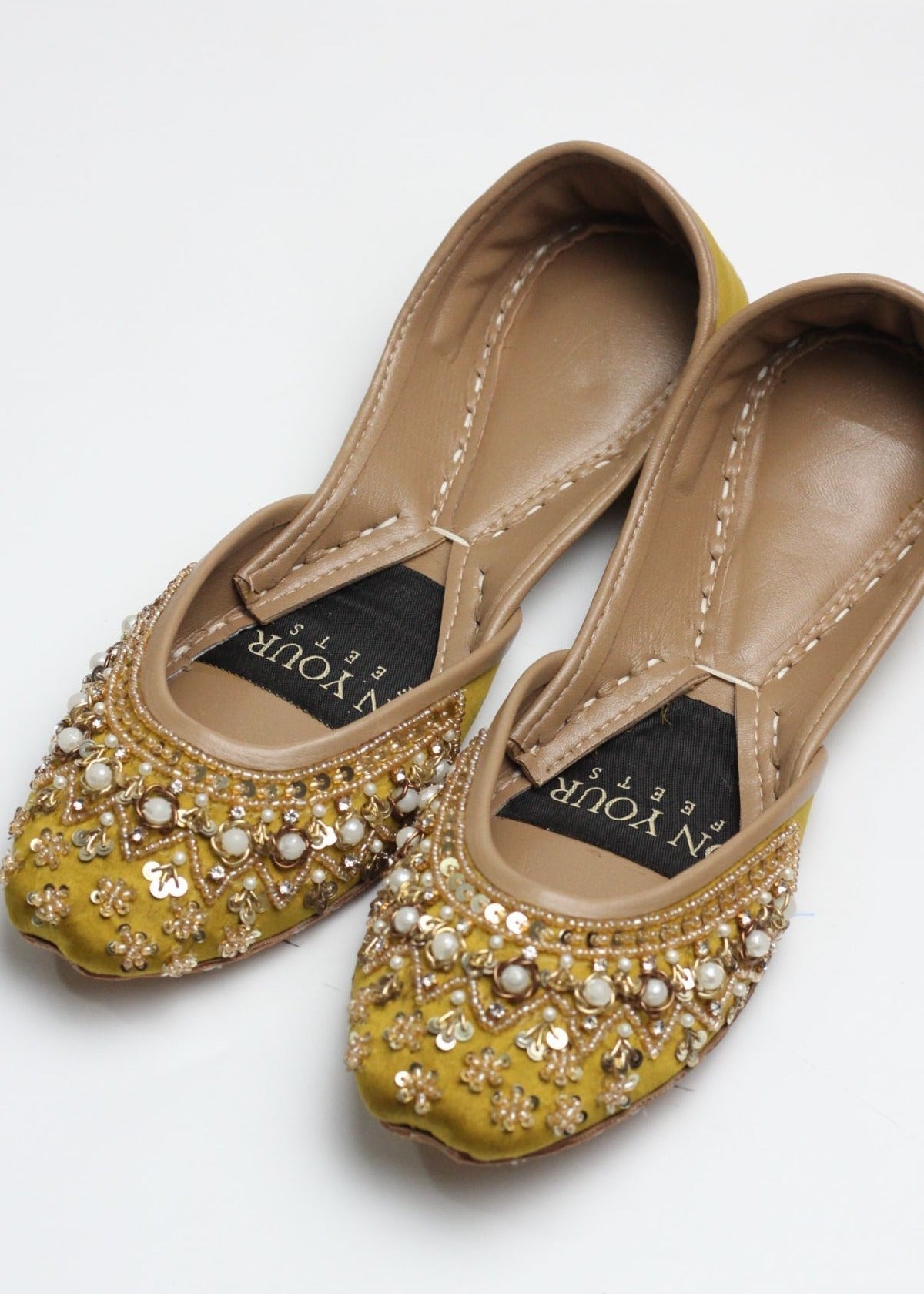 Khussa in Mellow yellow by - High Quality Women Khussa WKJ3383