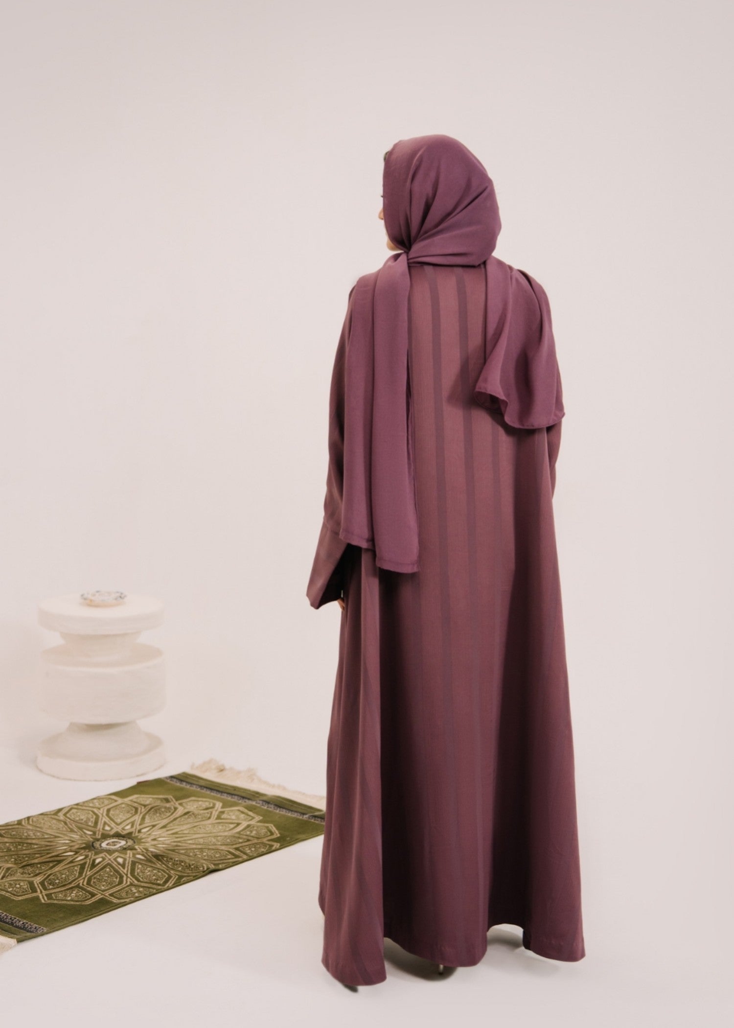 crepe Abaya in Plum purple