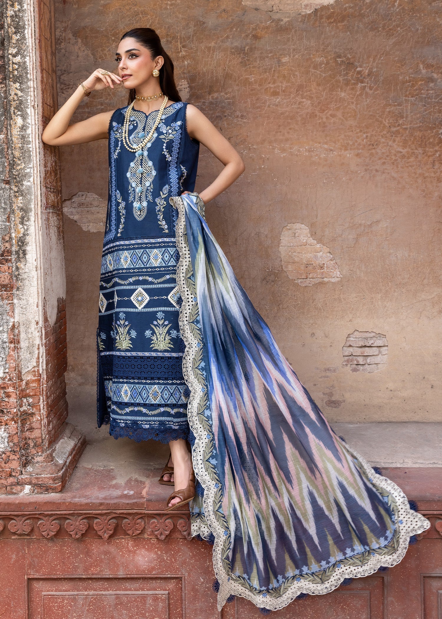 Breeze Festive Luxury Lawn – RUNA-8-B