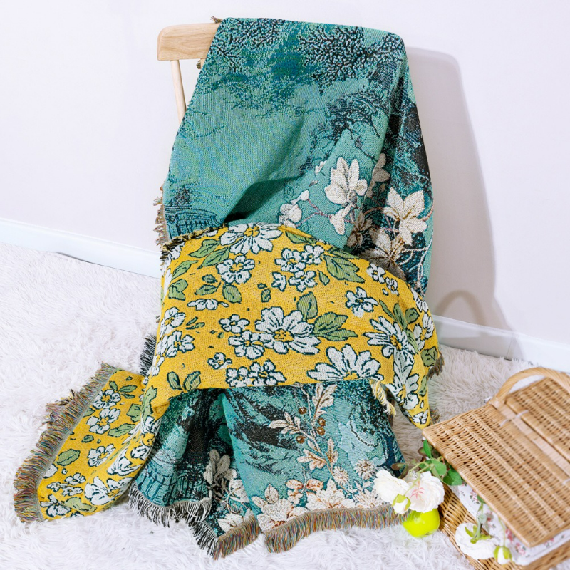Vintage Floral Jacquard Throw Blanket for Versatile Comfort
