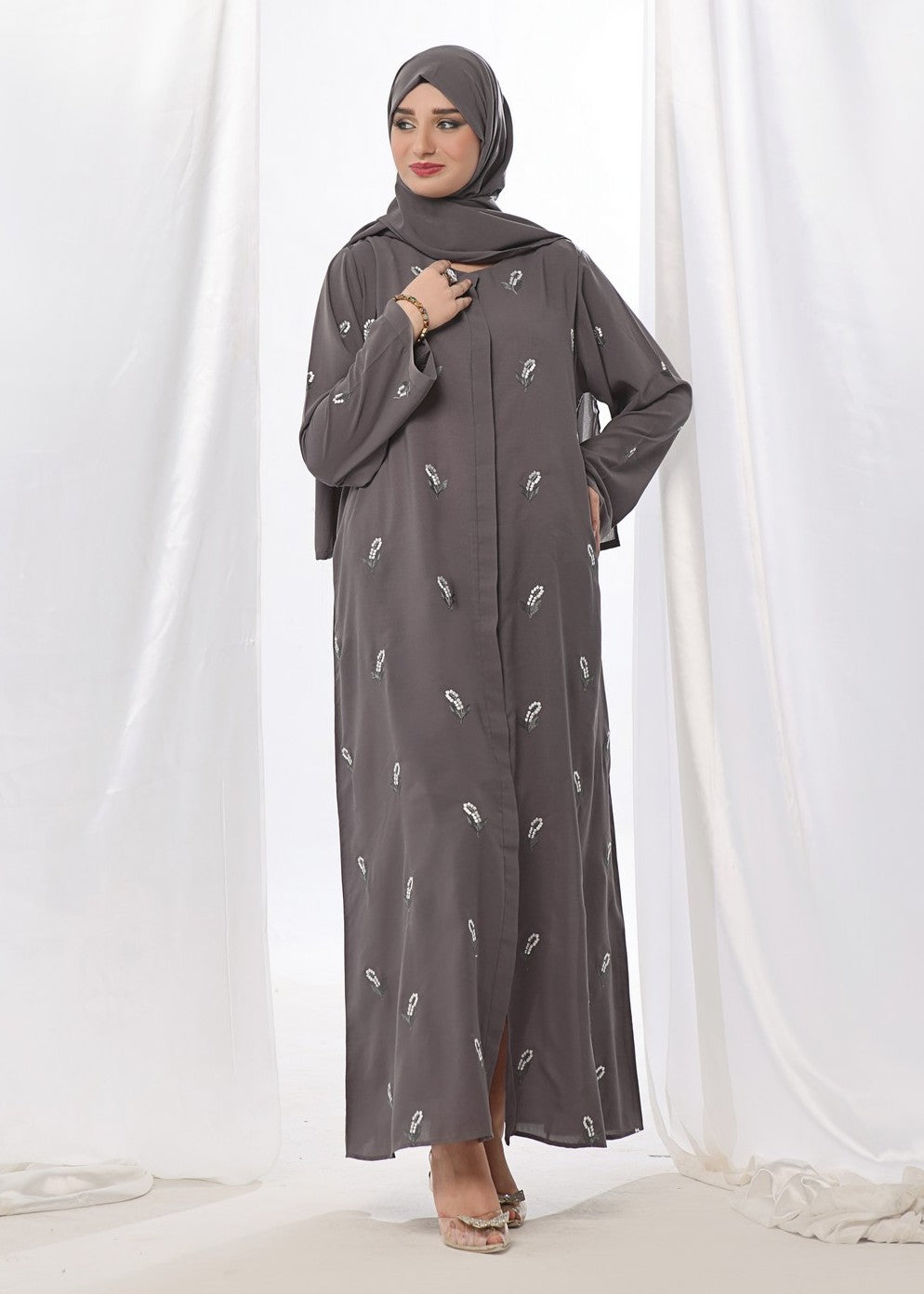 peach wool Abaya in Grey