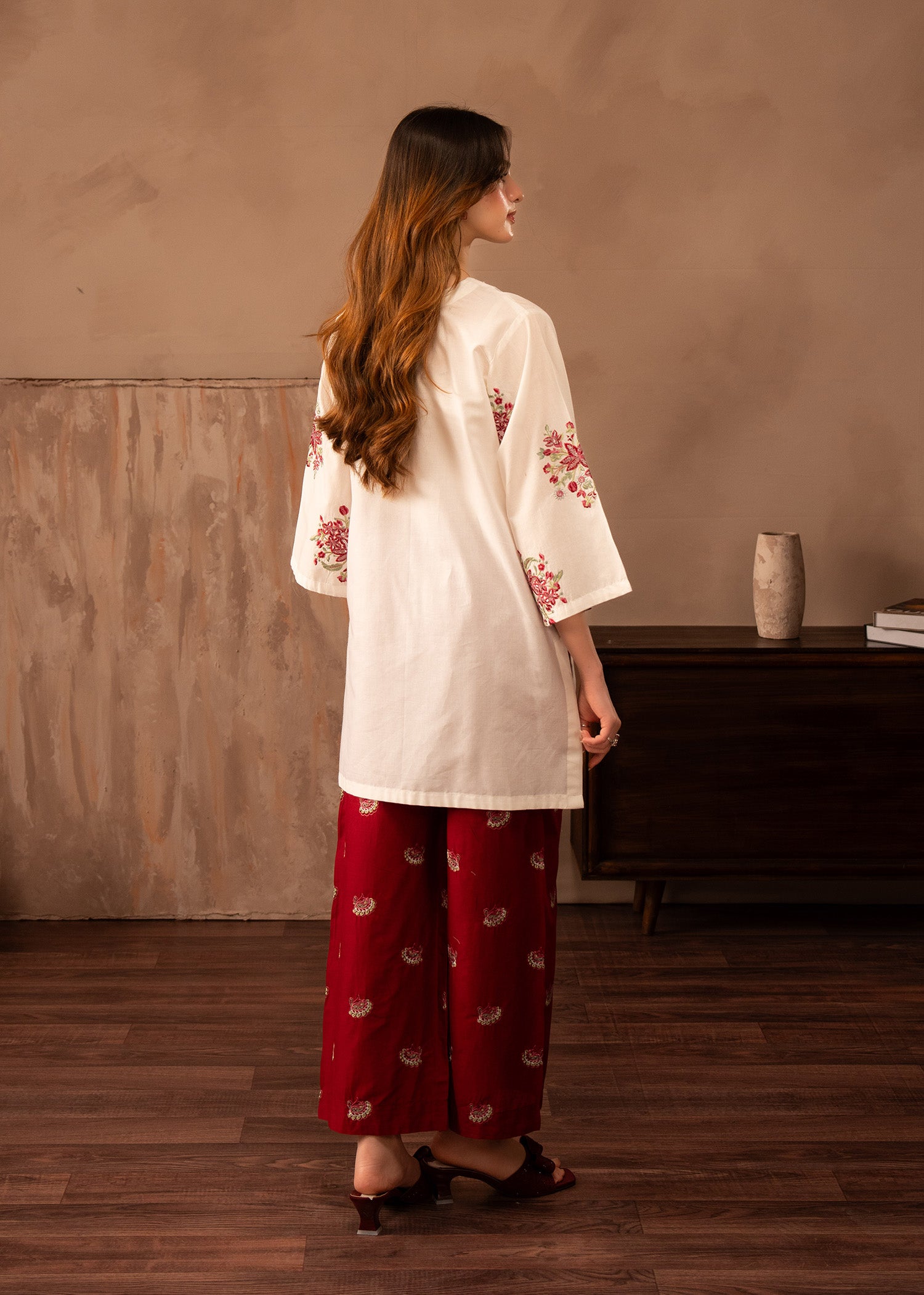 lawn Kurta Set in White, red