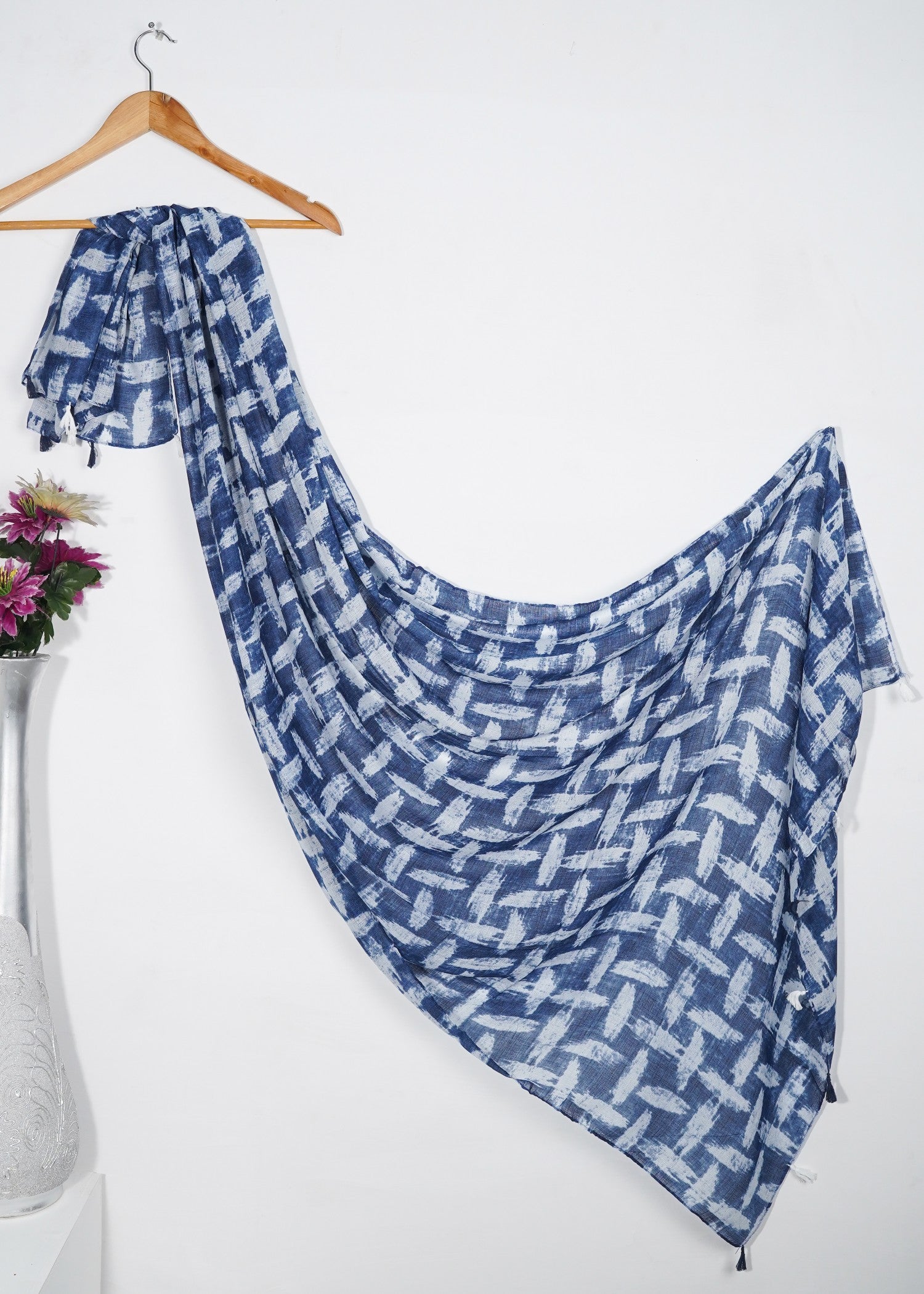 slub lawn Hijab in White, blue