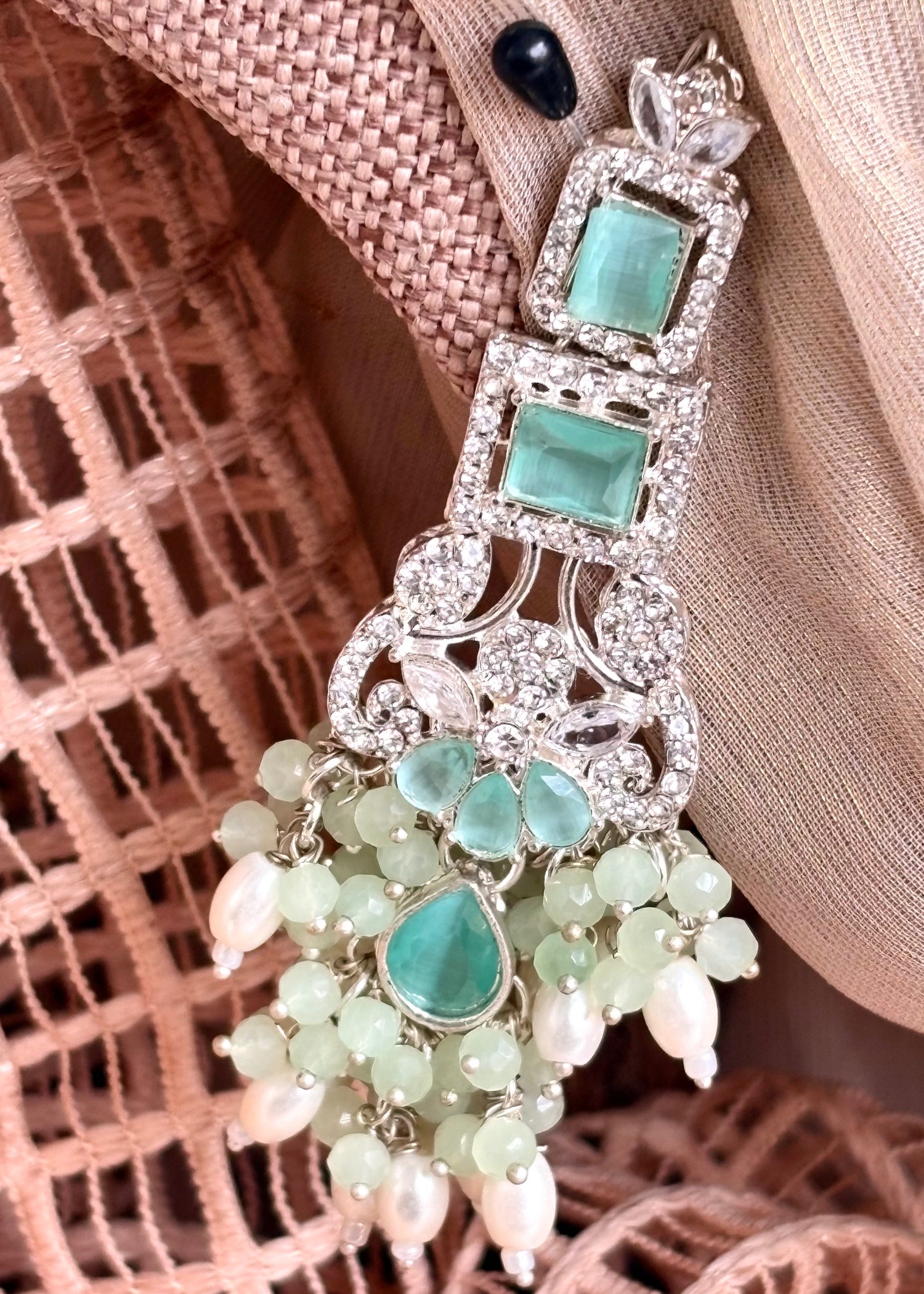 Jewelry Set in Mint green Color by - Trendy Women Jewelry Set VKY5194