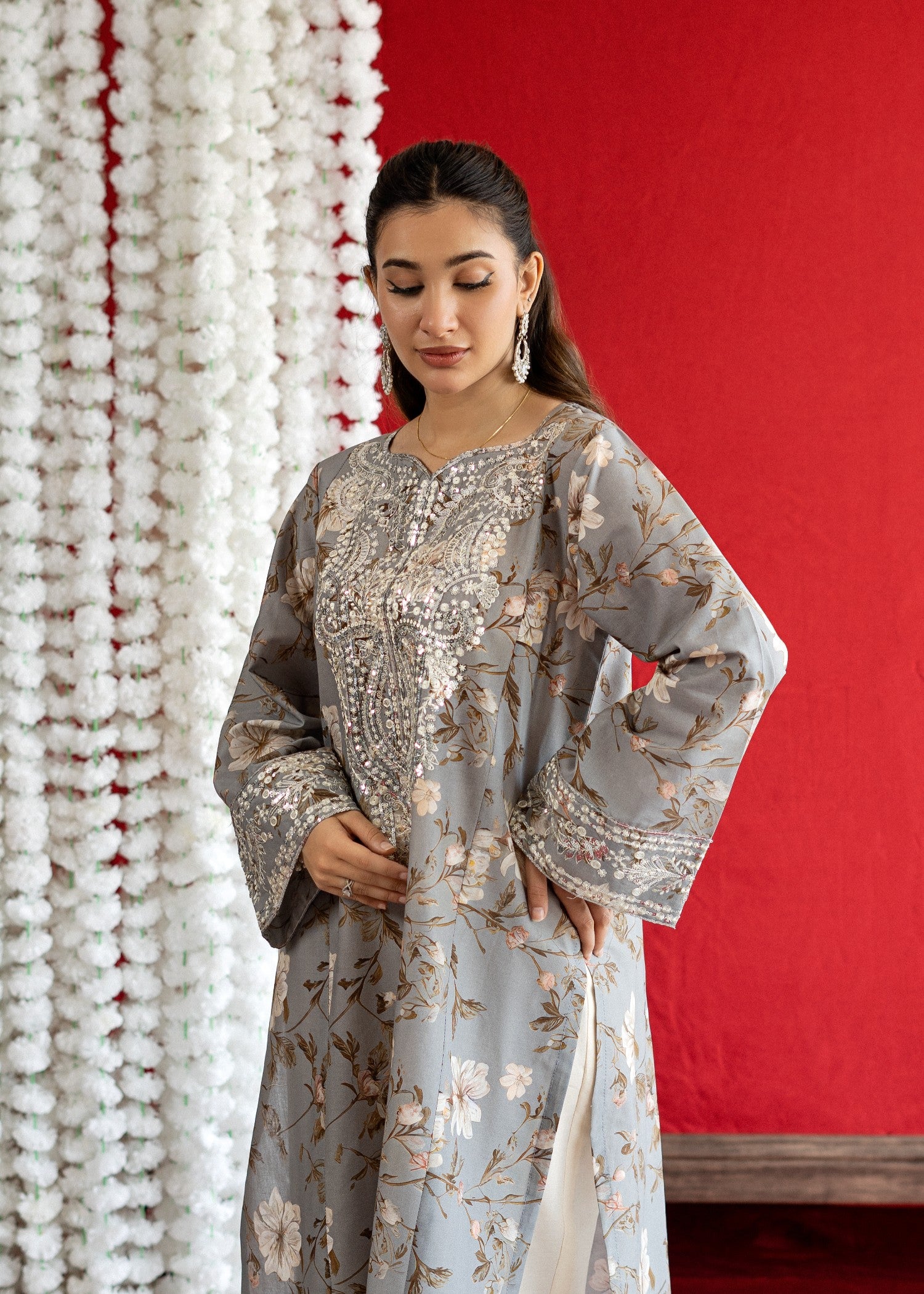 lawn Kurta Set in Off-white, zinc grey