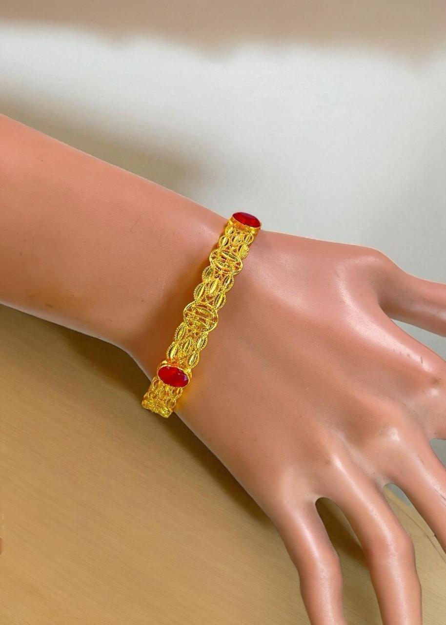 Bangles in Ruby red Color by - Trendy Women Bangles LCZ2262