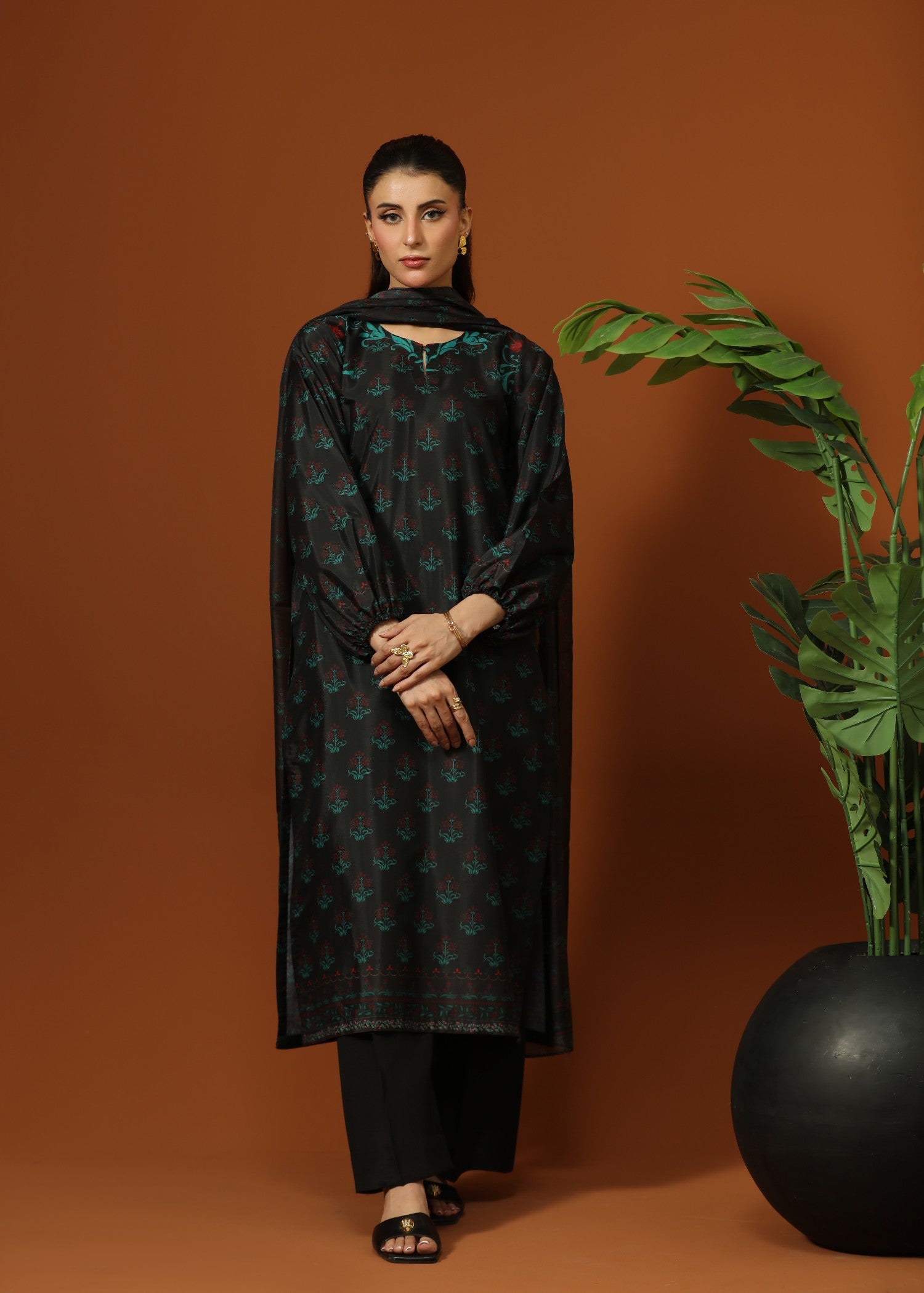 crepe silk Kurta Set in Black