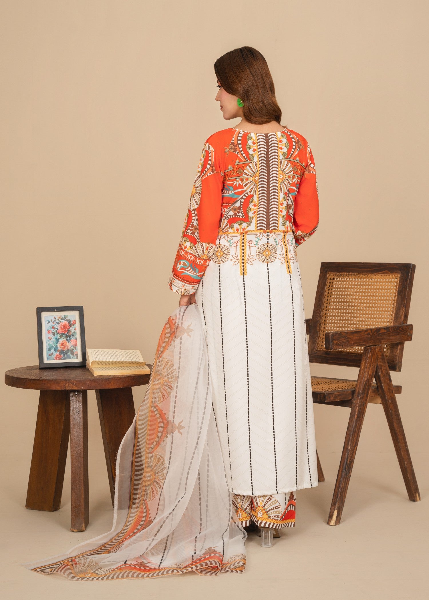 silk crepe Kurta Set in White, pumpkin orange