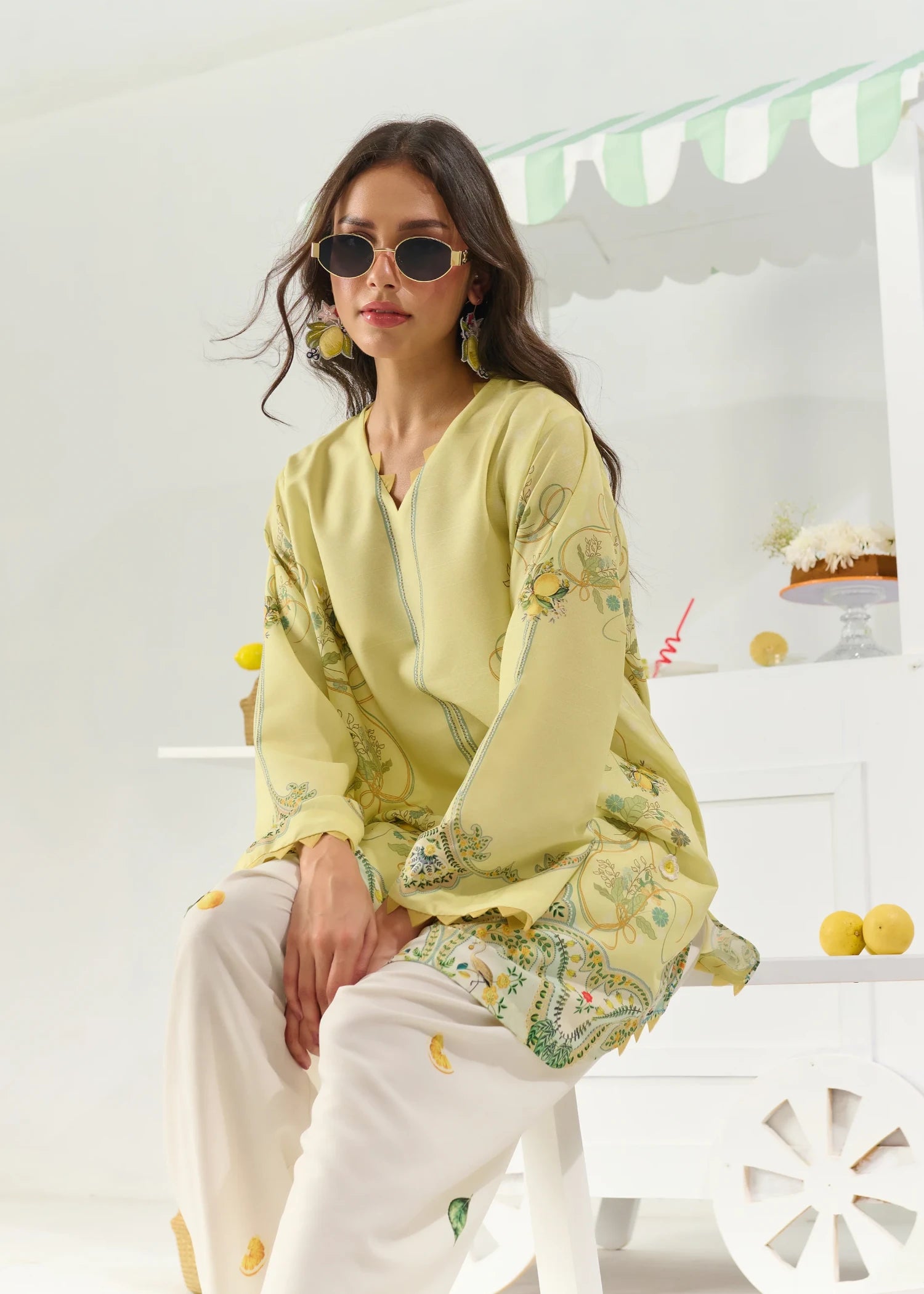 raw silk Kurta Set in White, yellow