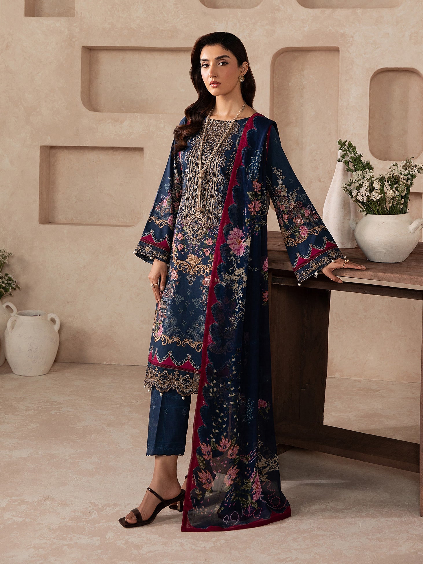 Syra Lawn – Aluxe