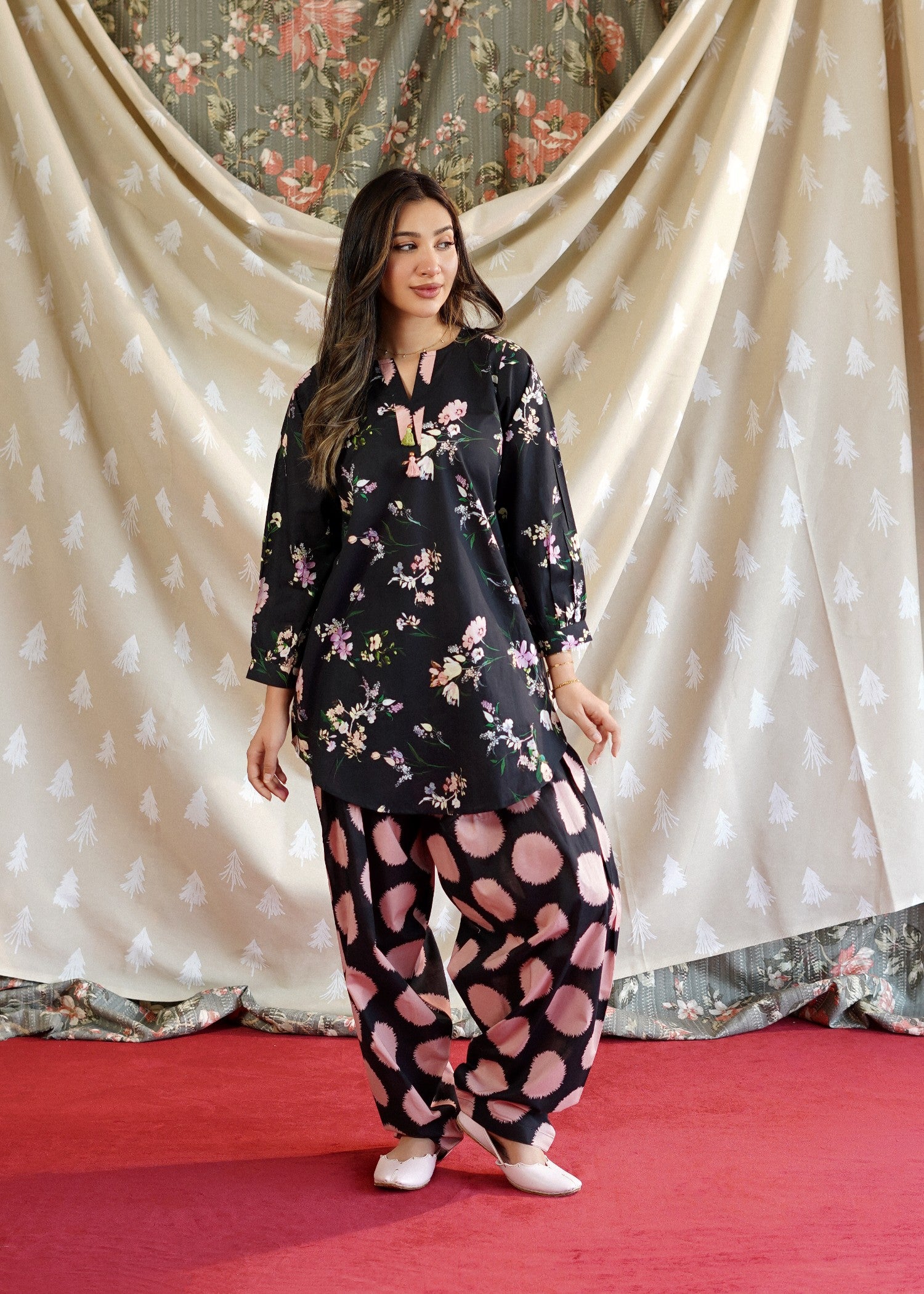 lawn Kurta Set in Black, pink