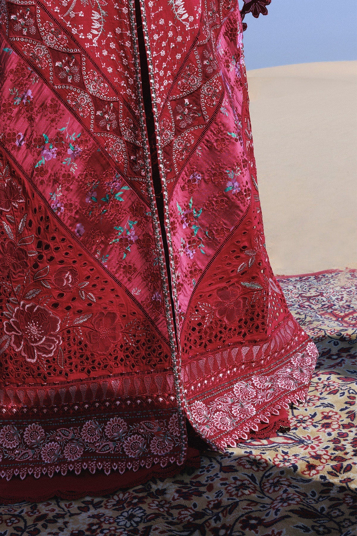 Aman Luxury Lawn – Kiraz NE-230