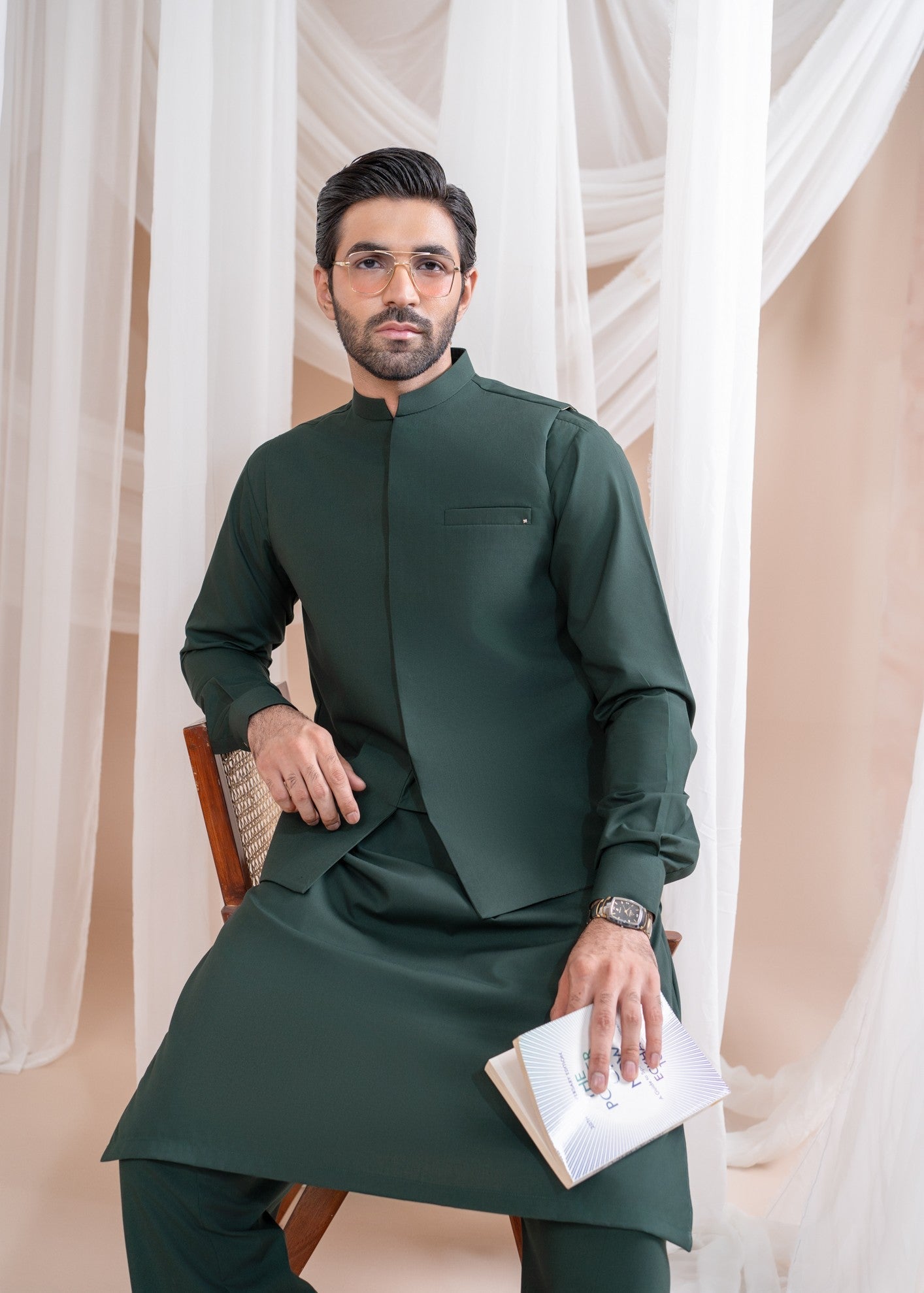 wash & wear Waistcoat in Bottle green - view 6