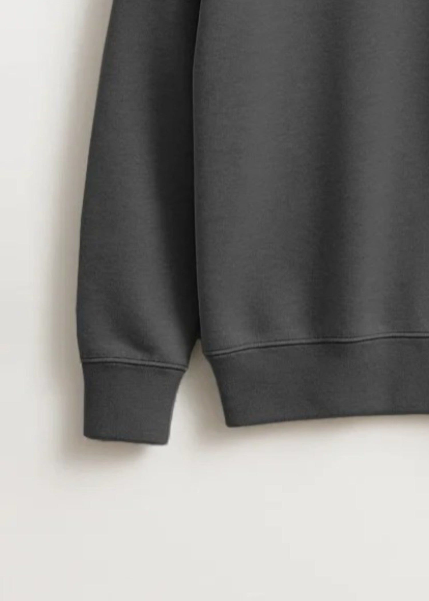 fleece Sweatshirt in Ebony