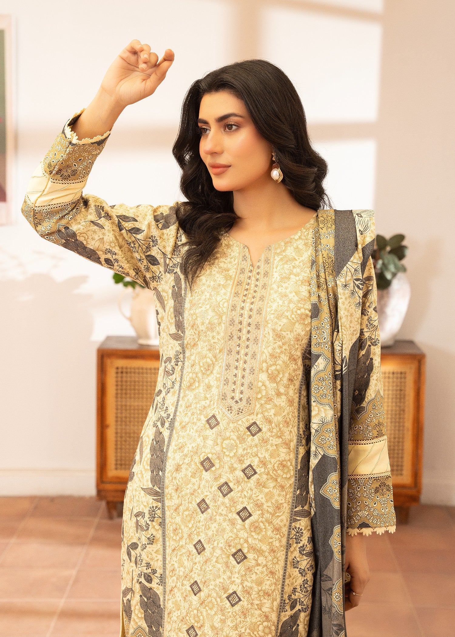 dhanak Kurta Set in Cream