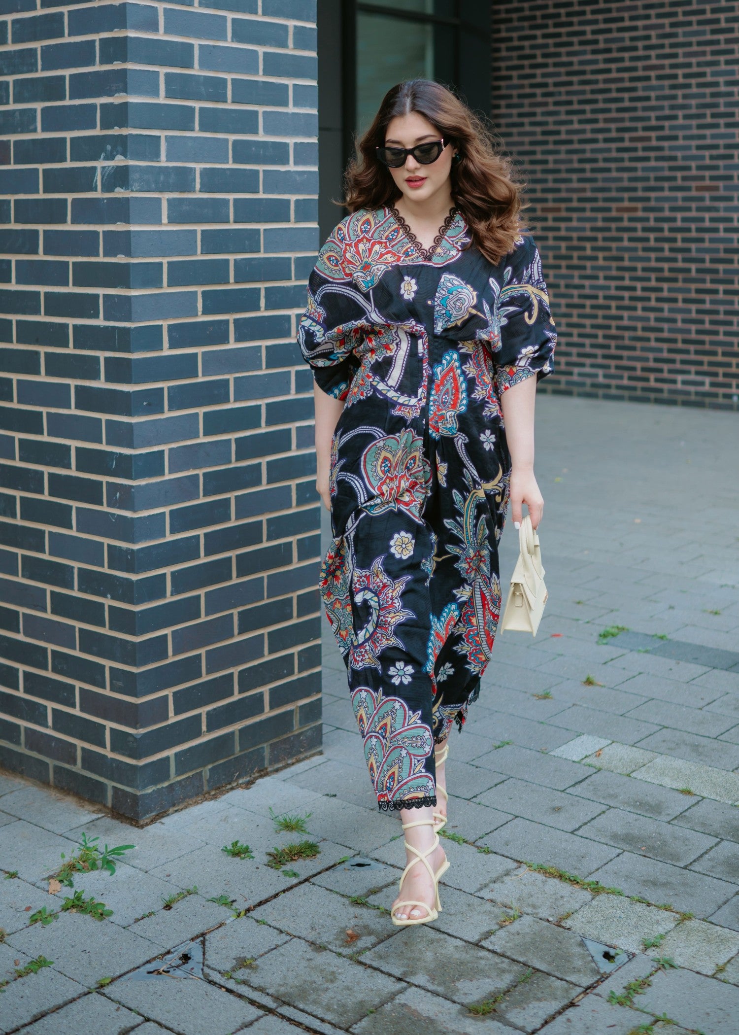 textured lawn Kaftan in Jet black