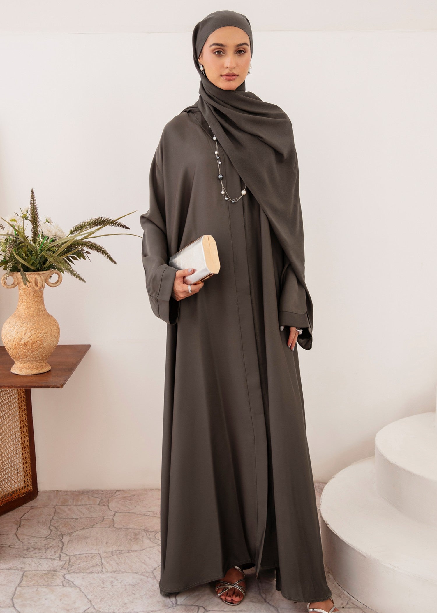 nidha Abaya in Ebony