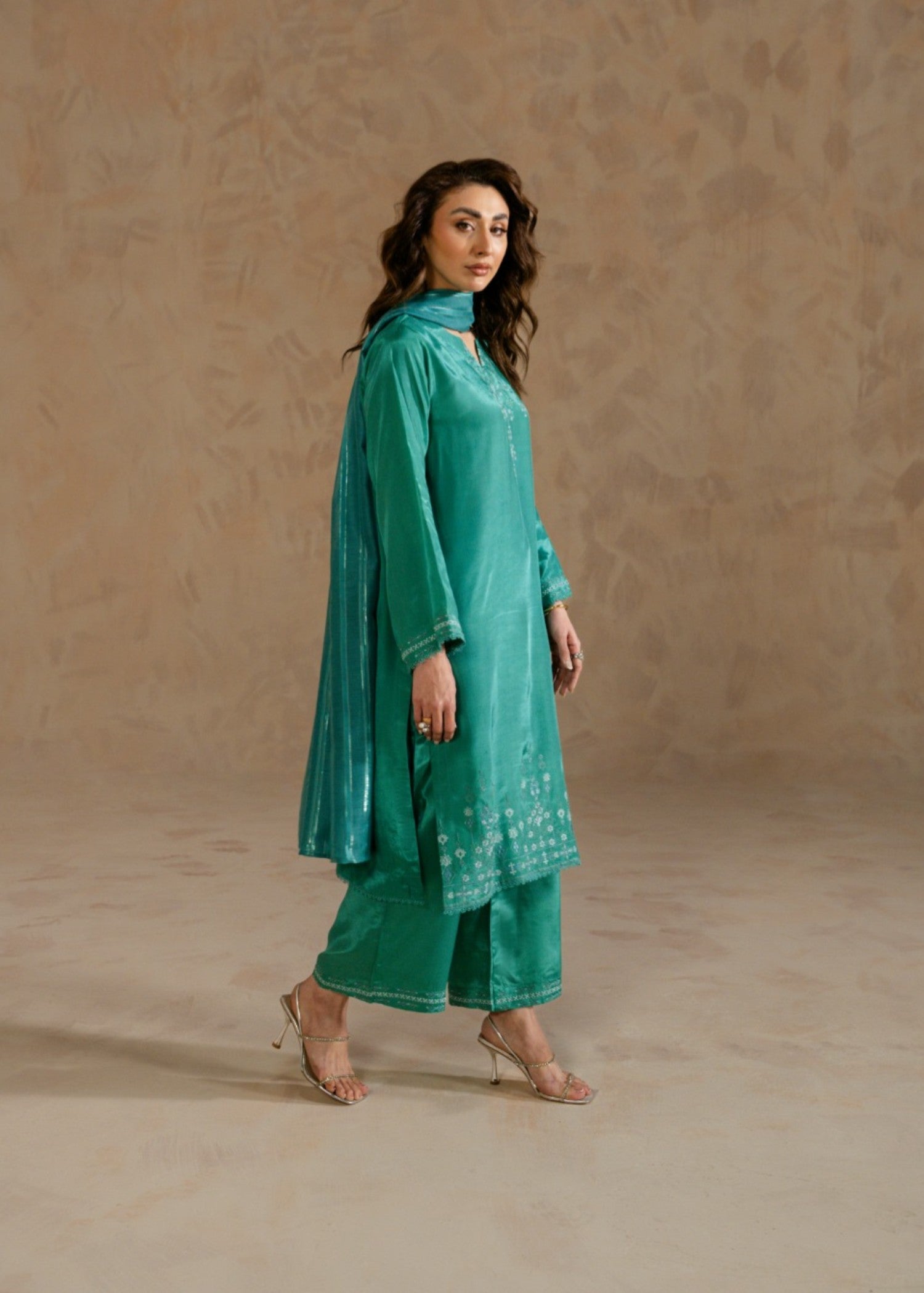 crepe silk Kurta Set in Teal