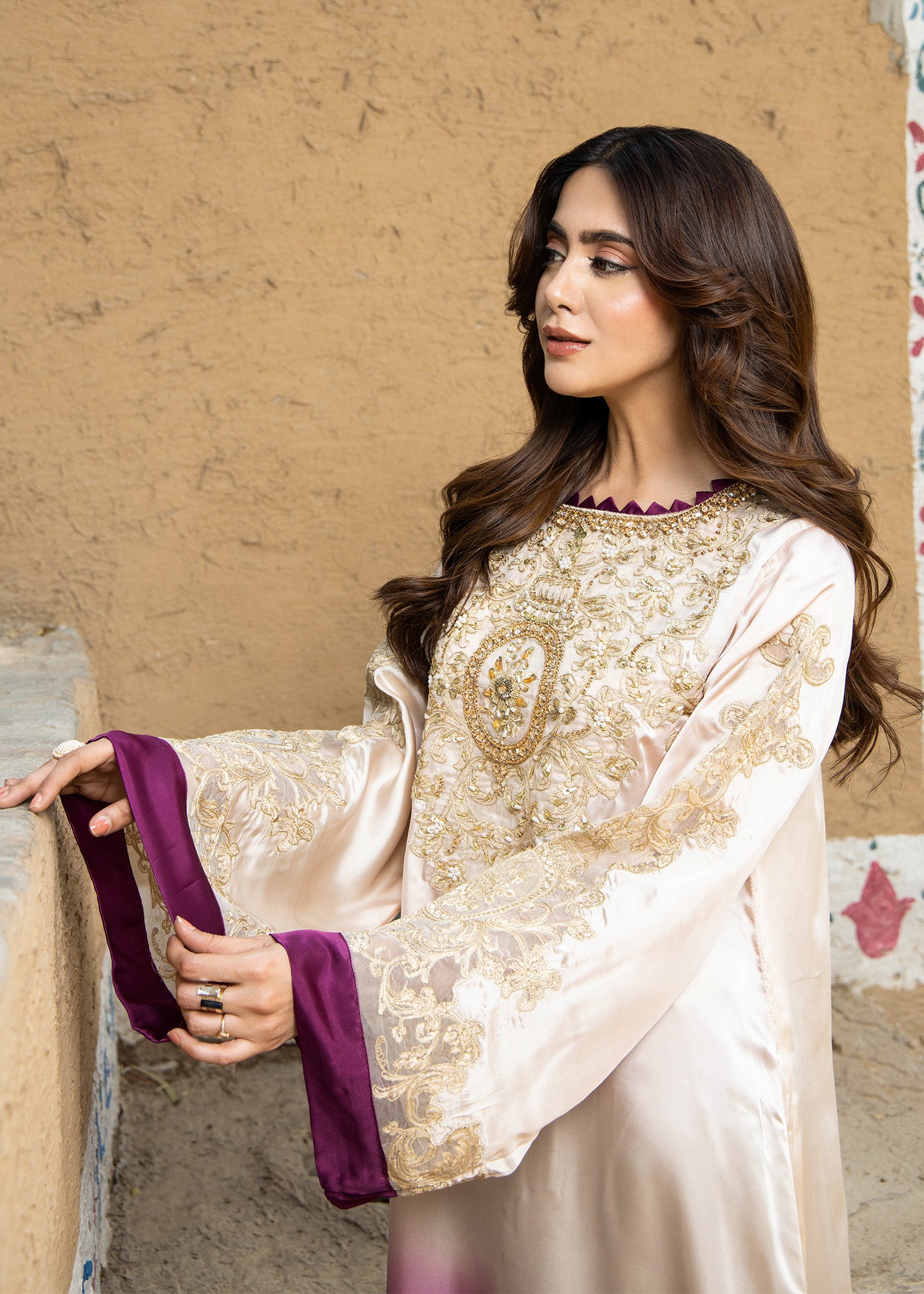 charmuse/shamooz Kurta Set in Beige, purple