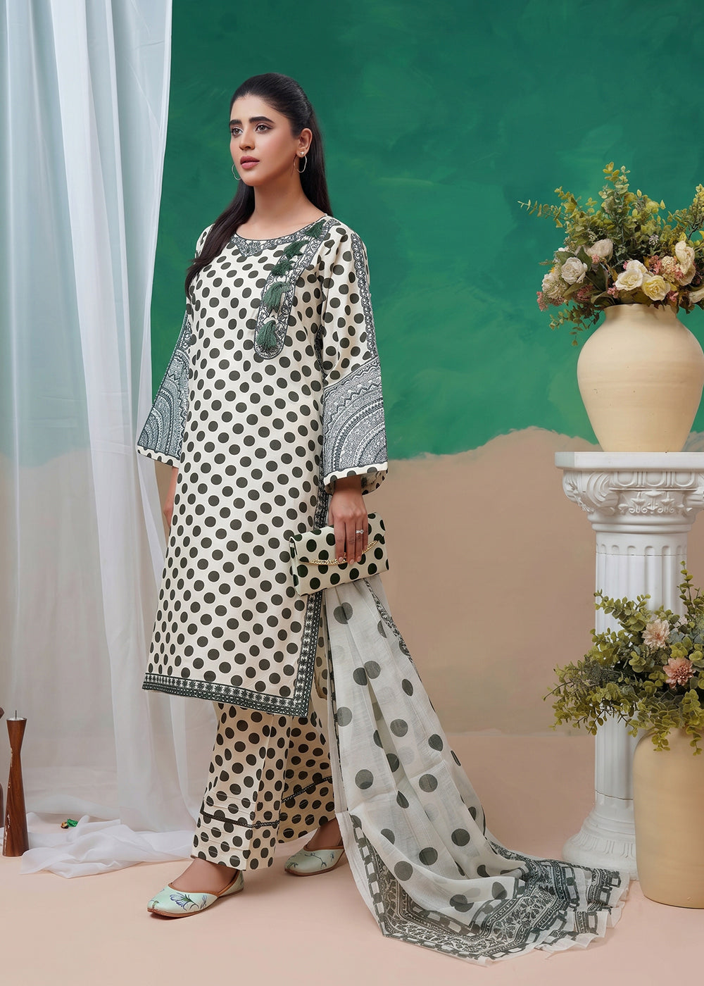 lawn Kurta Set in Olive green, off-white