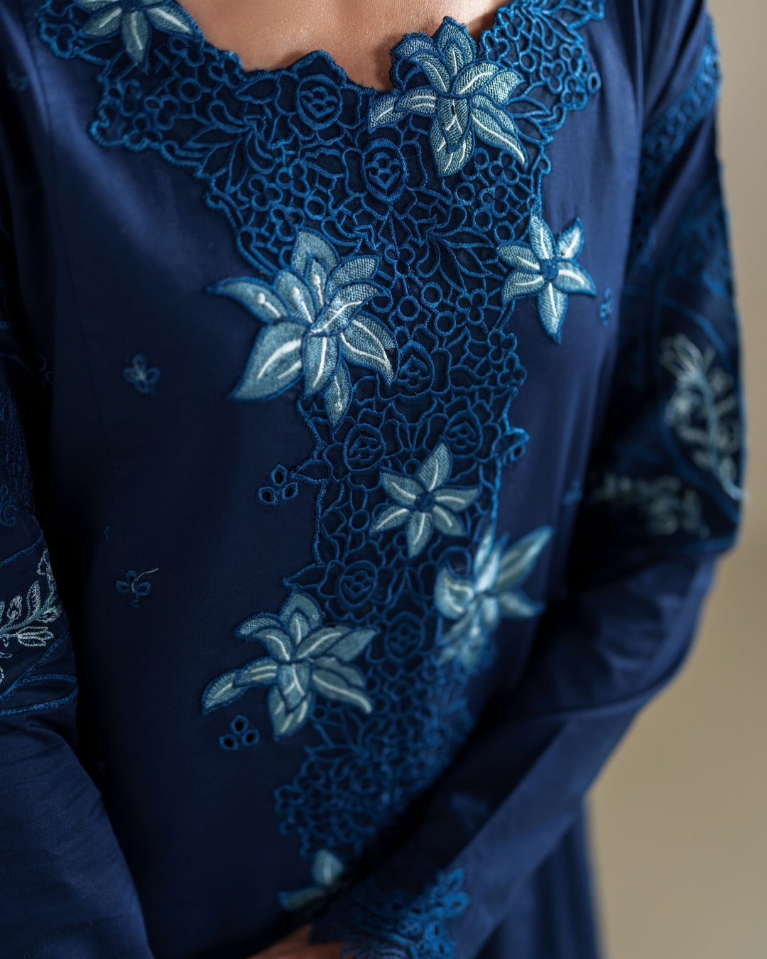 Whispers of Summer Luxury Lawn – LAYLA