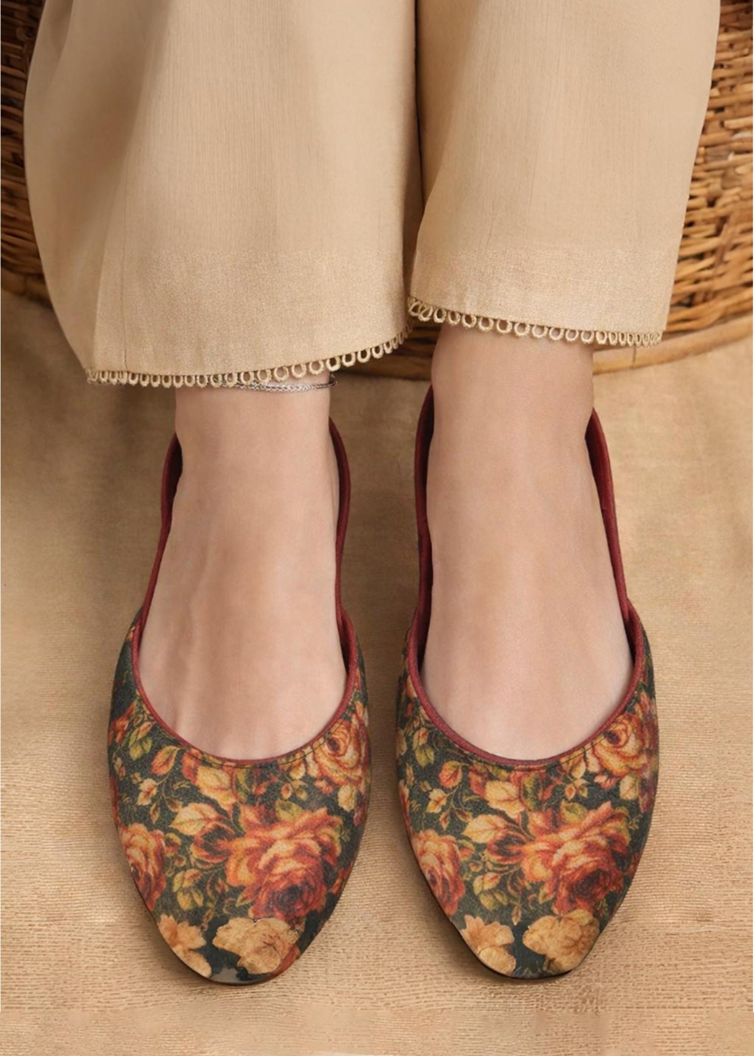 Khussa in Avocado green by - High Quality Women Khussa ONX3654