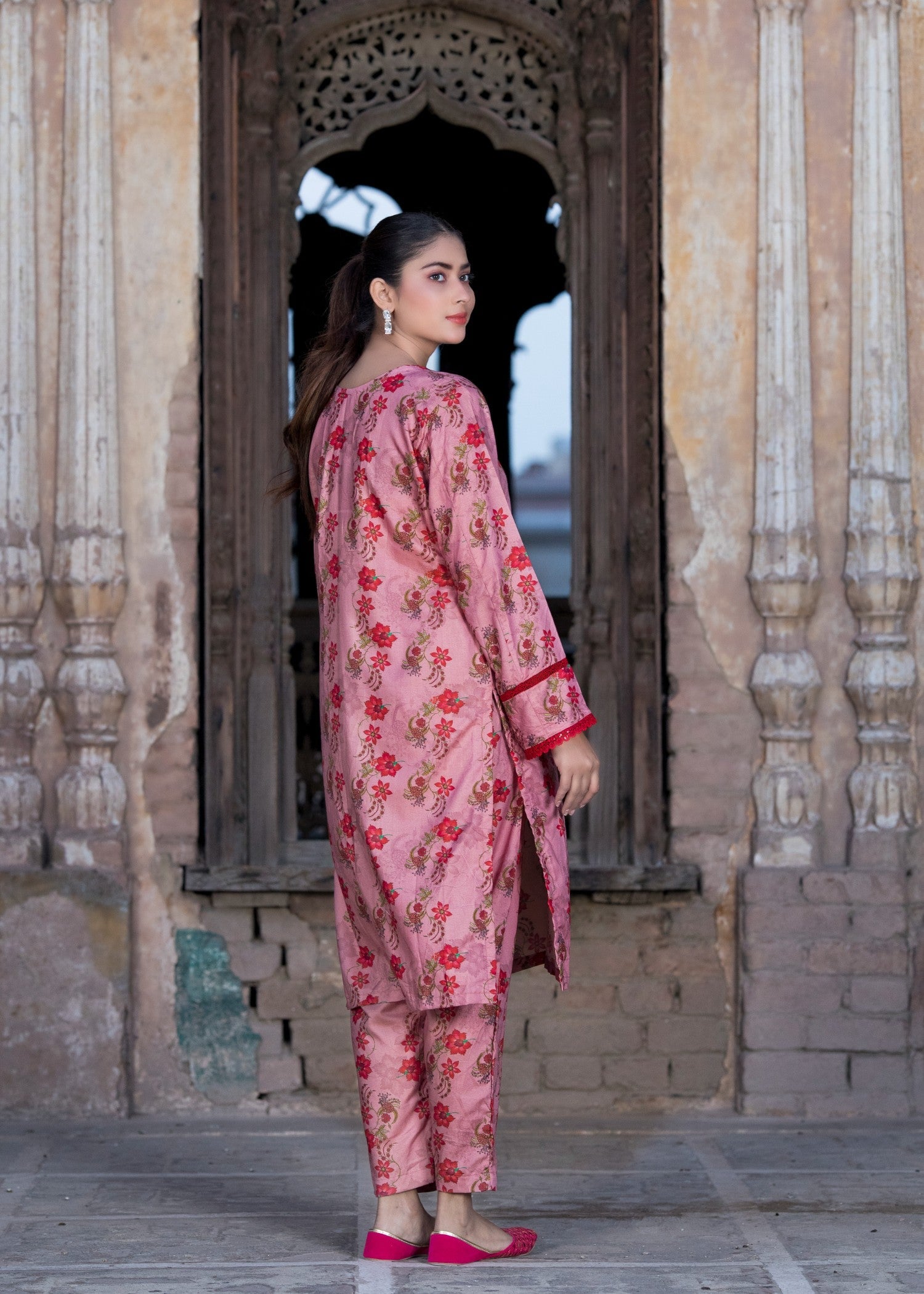 khaddar Unstitched in Hot pink