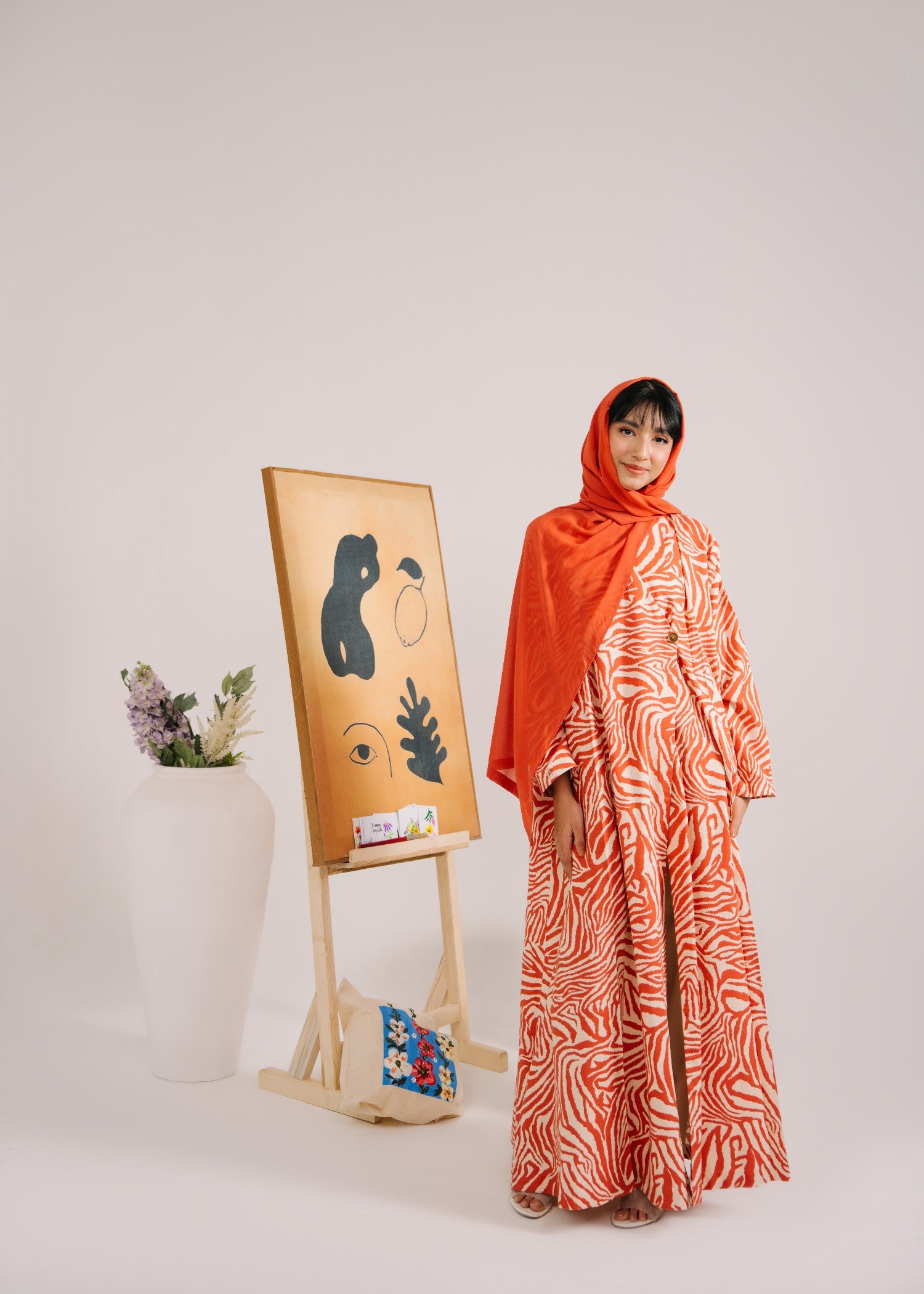 linen Abaya in White, orange