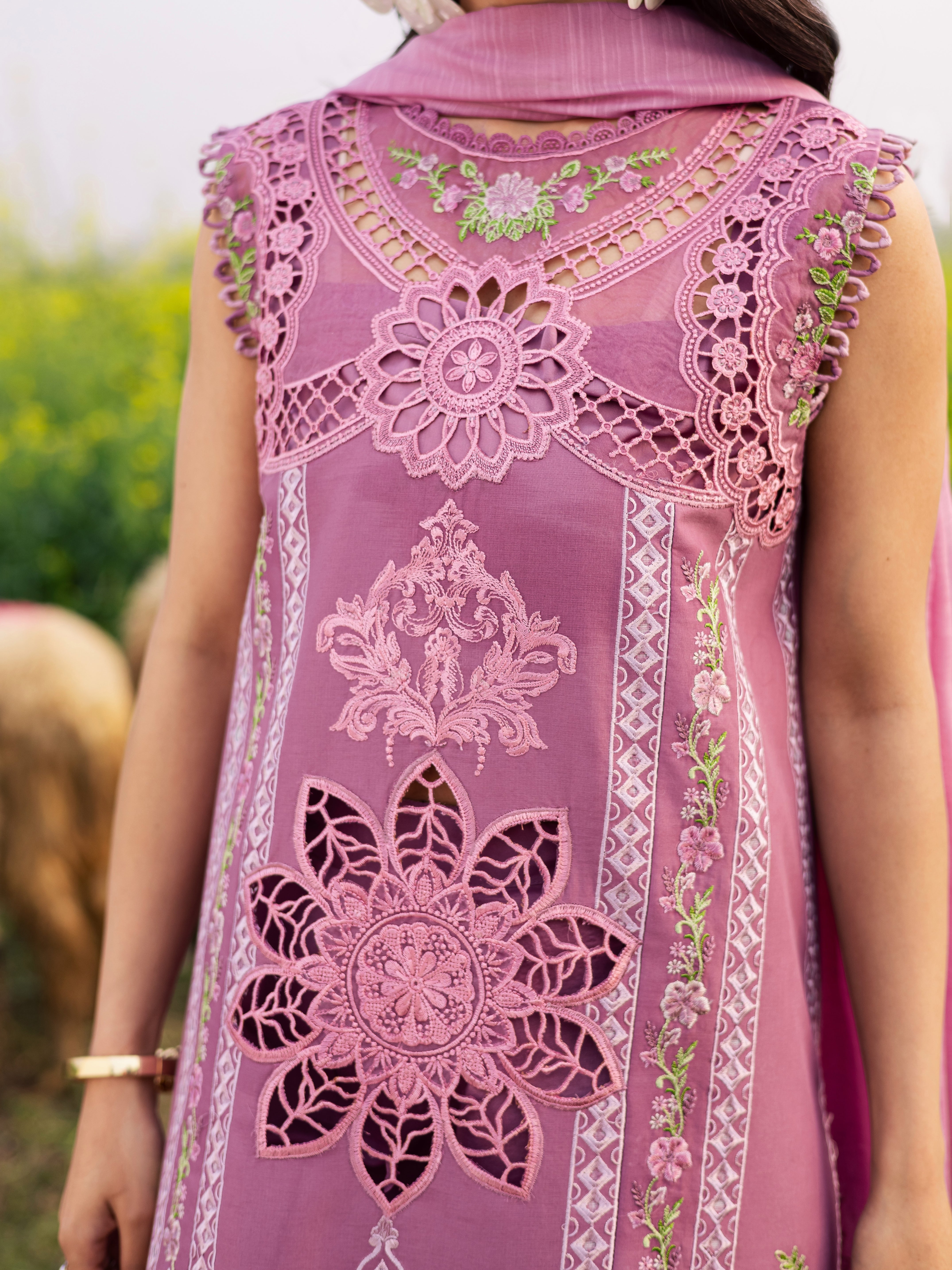 Dil-e-Raqsum Lawn – DQ-02