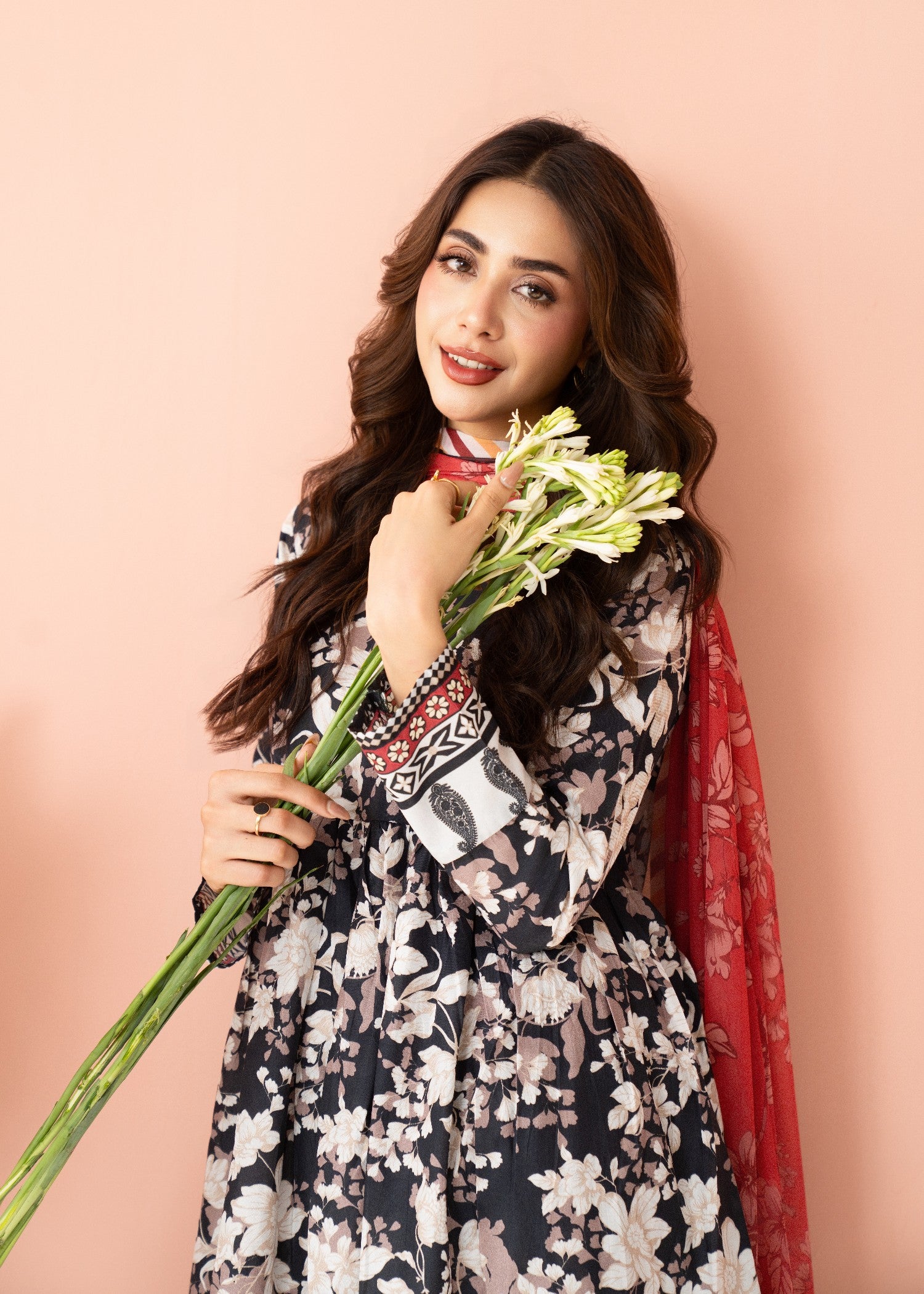 lawn cotton Pishwas in Ivory, black