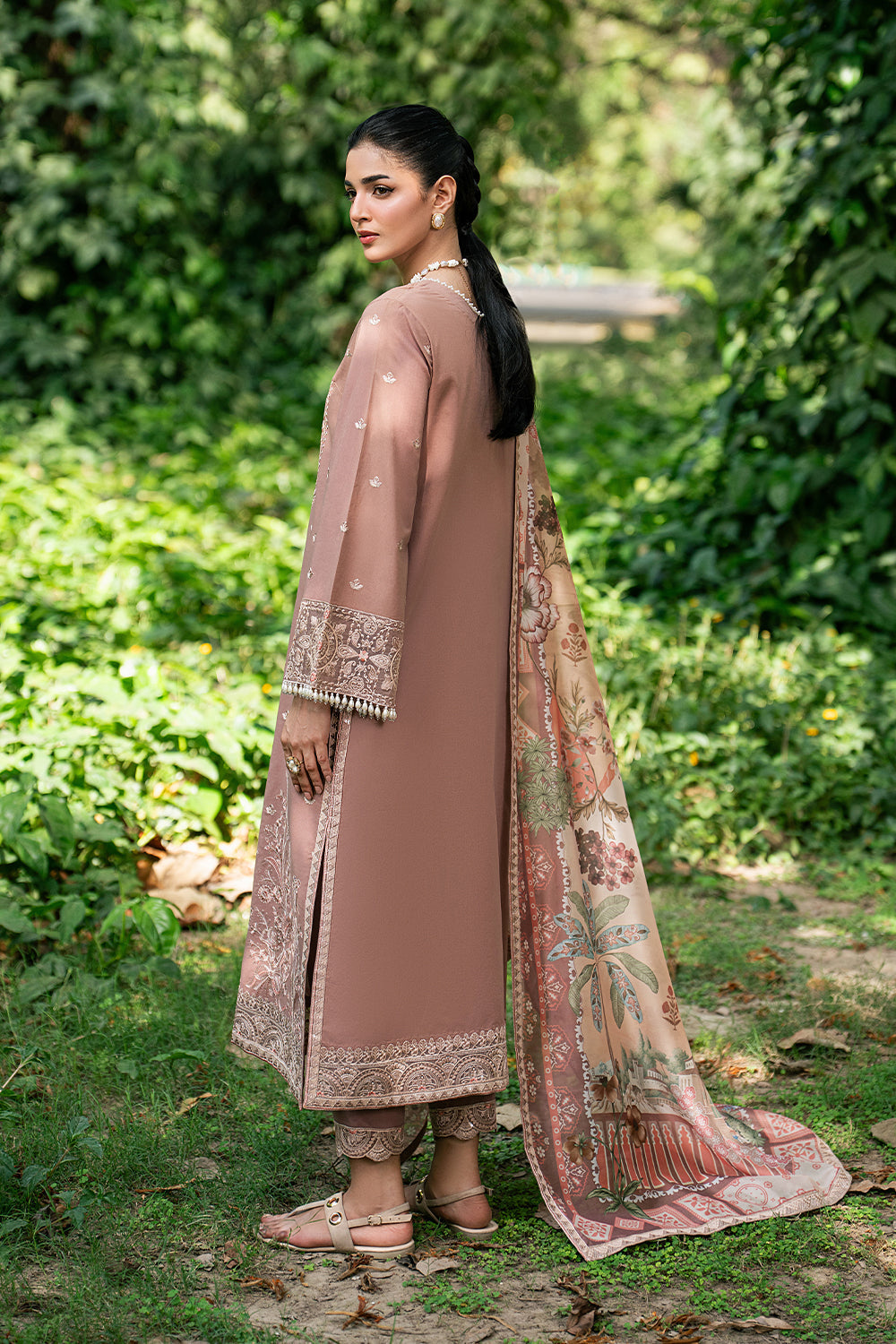 Luxury Lawn – CAMELLIA - MSU0626