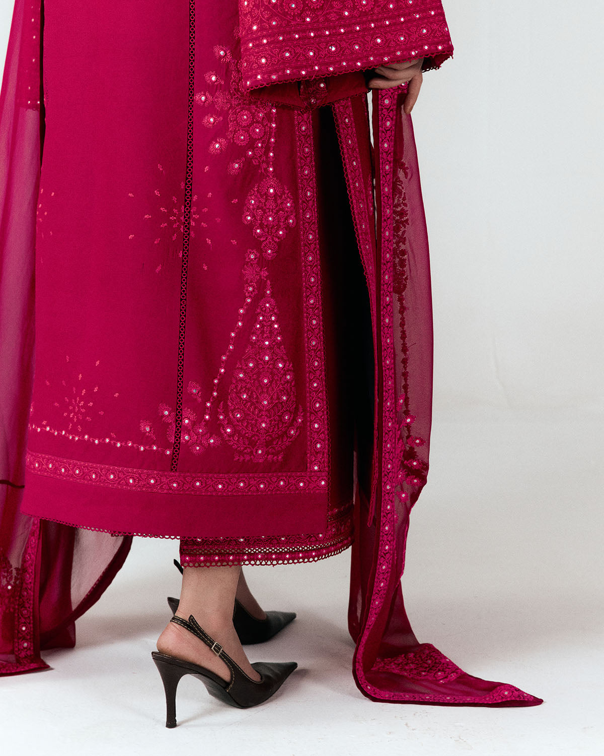 Jugnu Luxury Lawn Edit – Sela