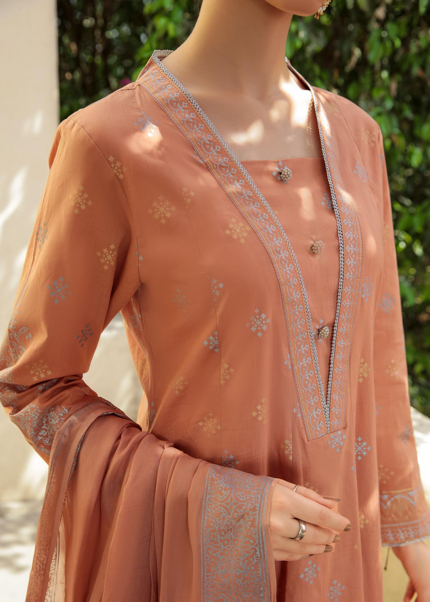dhanak Pishwas in Peach pink